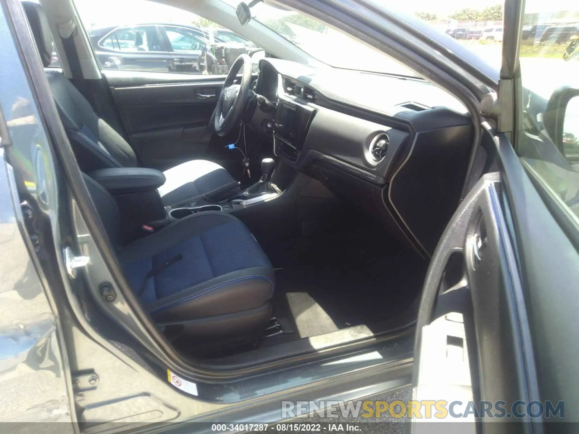 5 fotografías del automóvil dañado 2T1BURHE8KC216382 TOYOTA COROLLA 2019