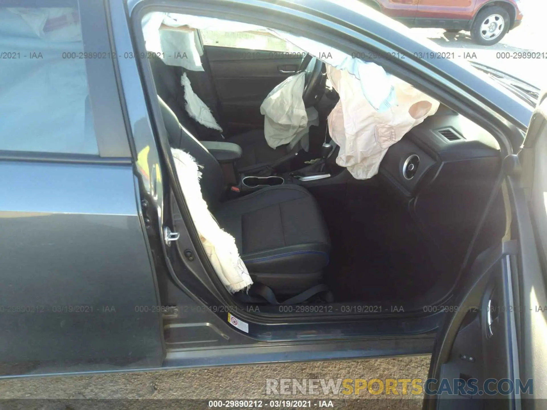 5 fotografías del automóvil dañado 2T1BURHE8KC217354 TOYOTA COROLLA 2019