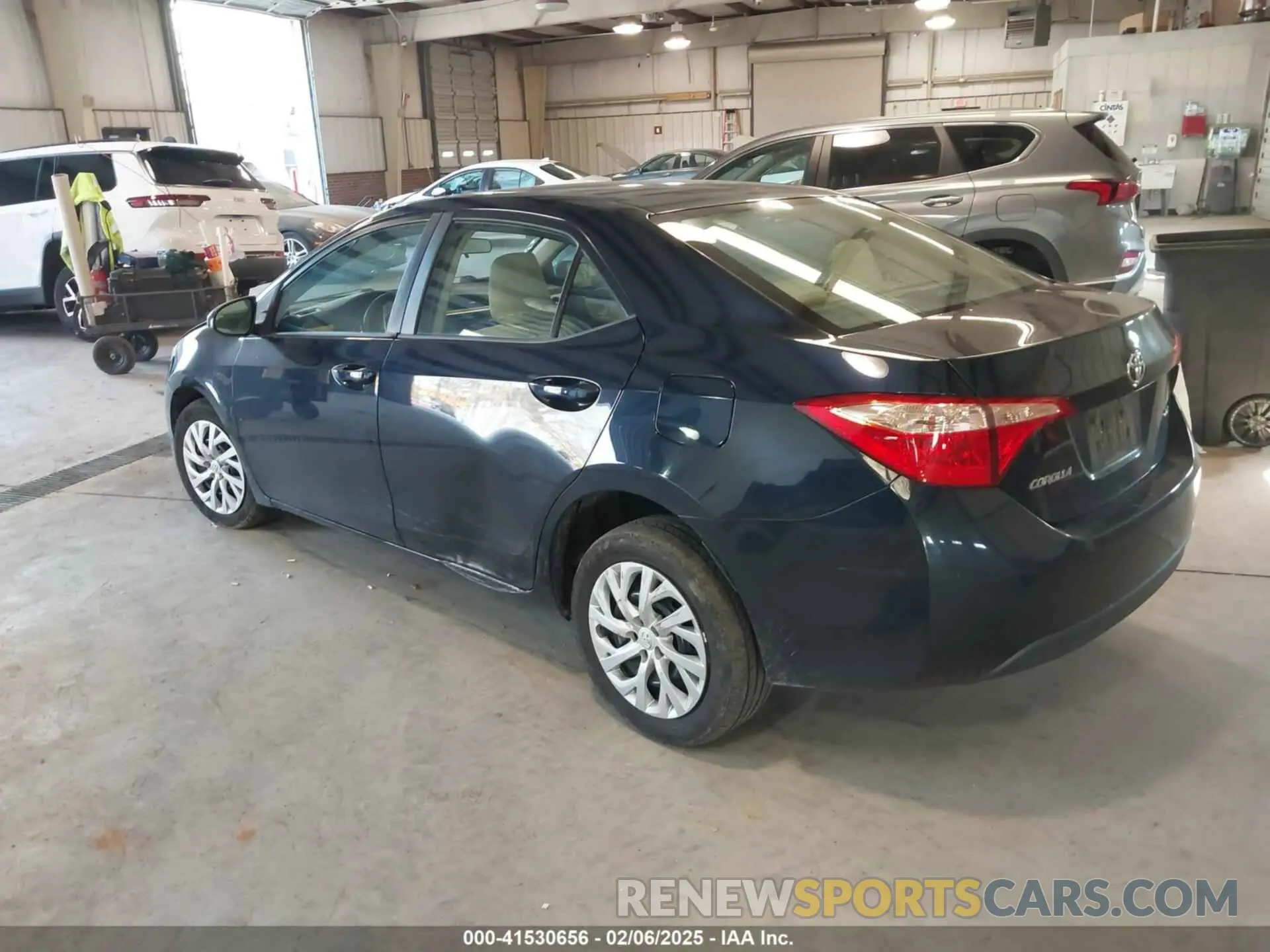 3 fotografías del automóvil dañado 2T1BURHE8KC219086 TOYOTA COROLLA 2019