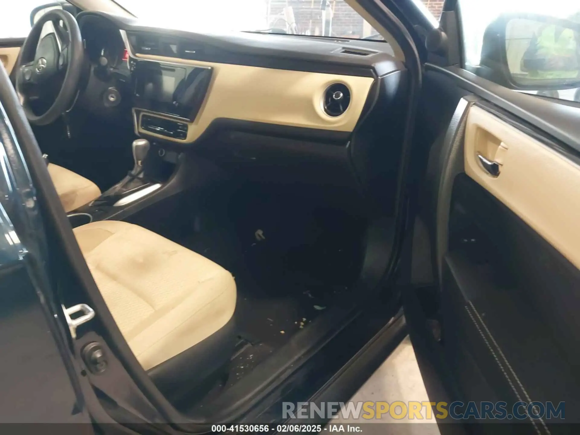 5 fotografías del automóvil dañado 2T1BURHE8KC219086 TOYOTA COROLLA 2019