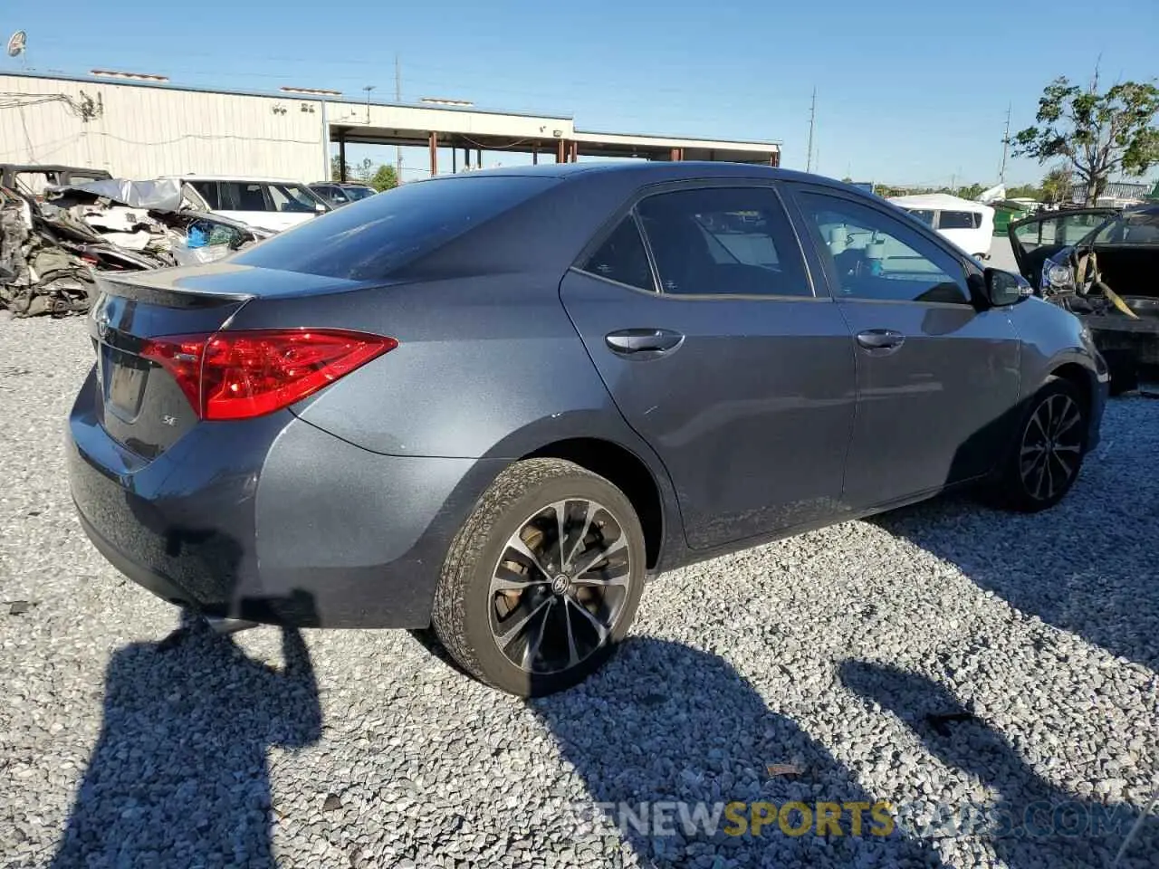 3 fotografías del automóvil dañado 2T1BURHE8KC219752 TOYOTA COROLLA 2019