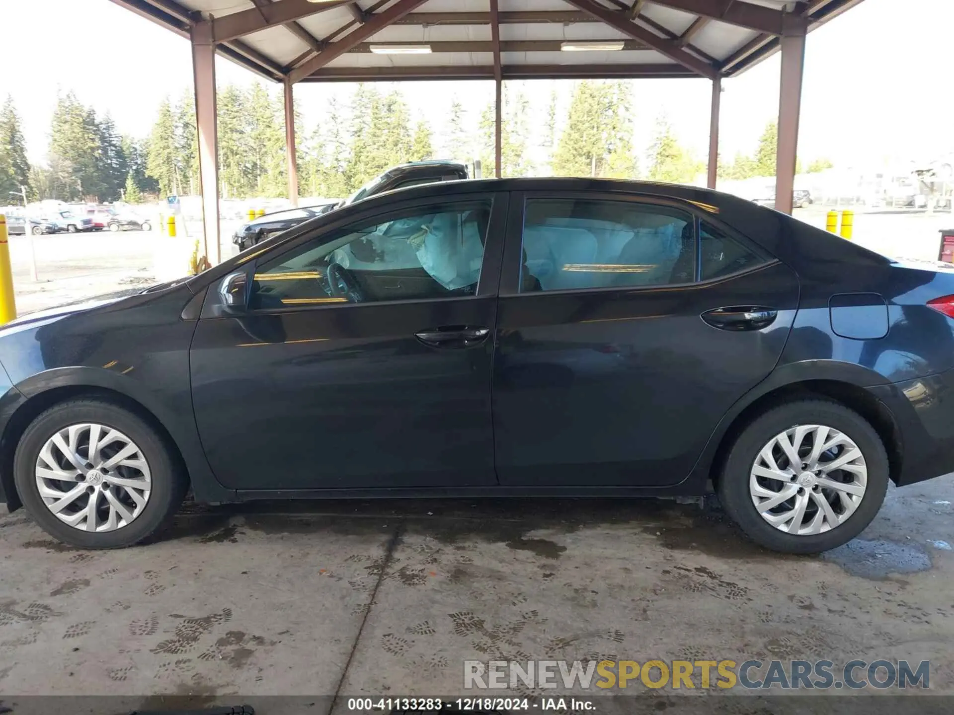14 fotografías del automóvil dañado 2T1BURHE8KC220979 TOYOTA COROLLA 2019