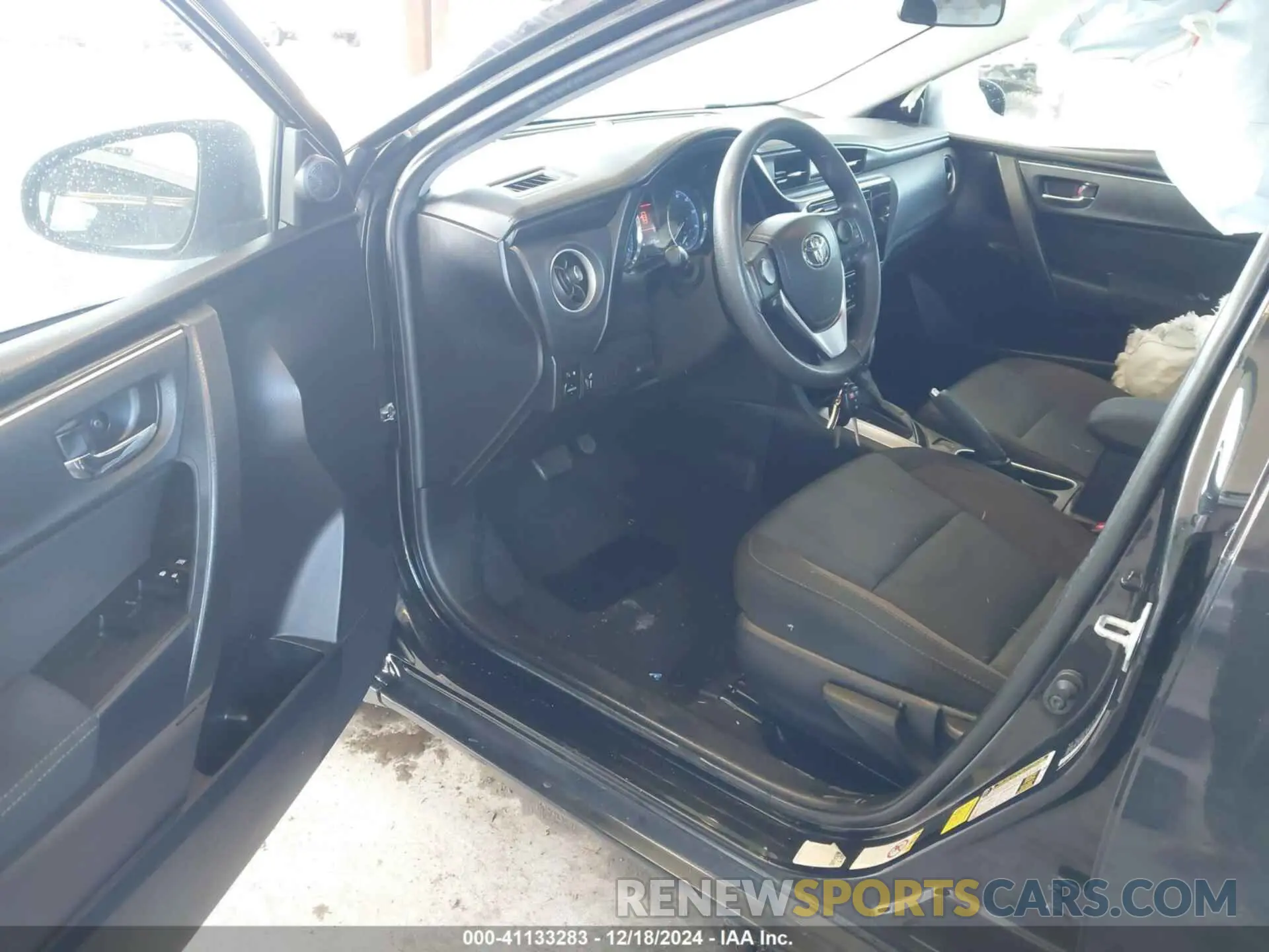 5 fotografías del automóvil dañado 2T1BURHE8KC220979 TOYOTA COROLLA 2019