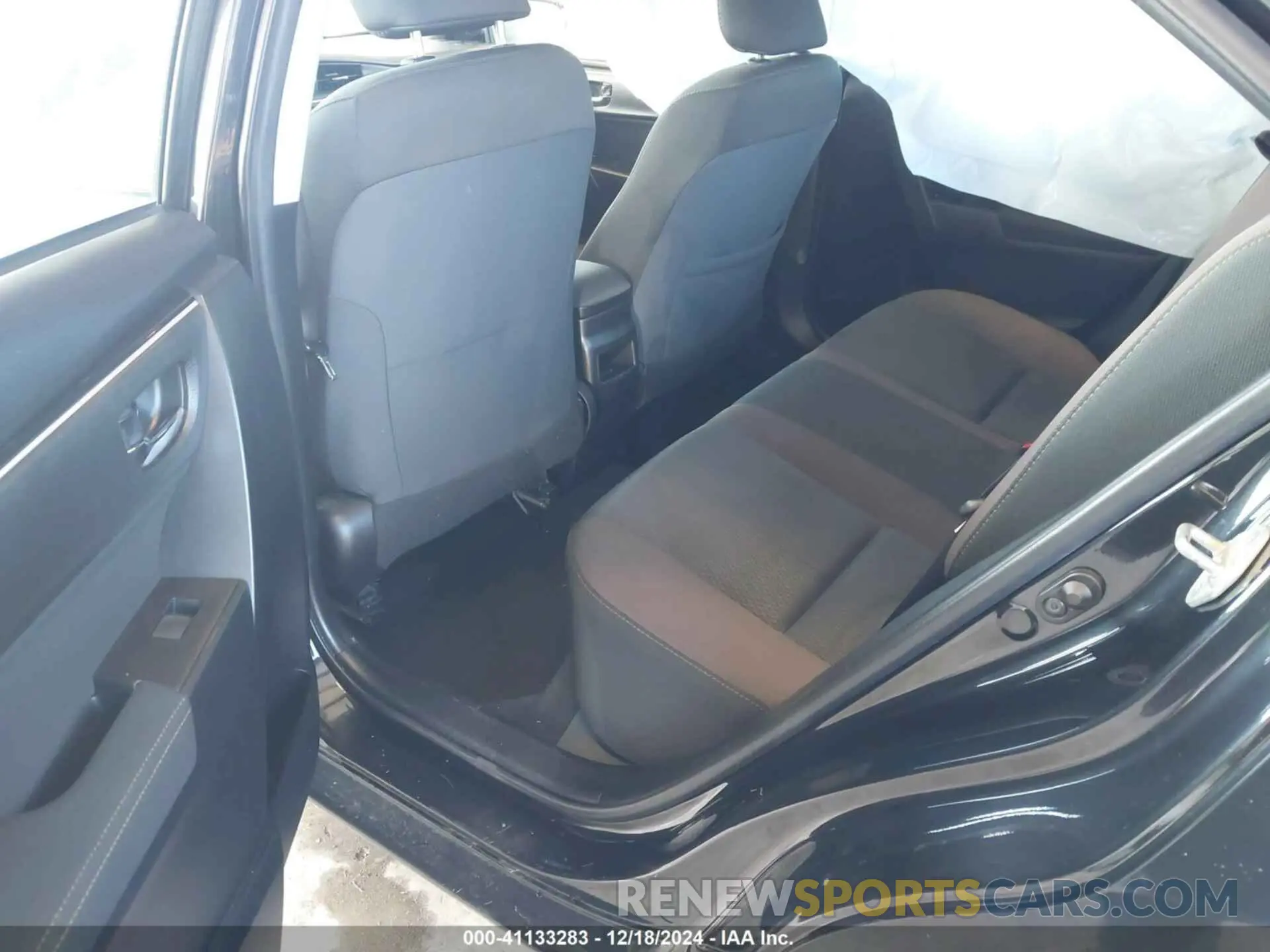 8 fotografías del automóvil dañado 2T1BURHE8KC220979 TOYOTA COROLLA 2019