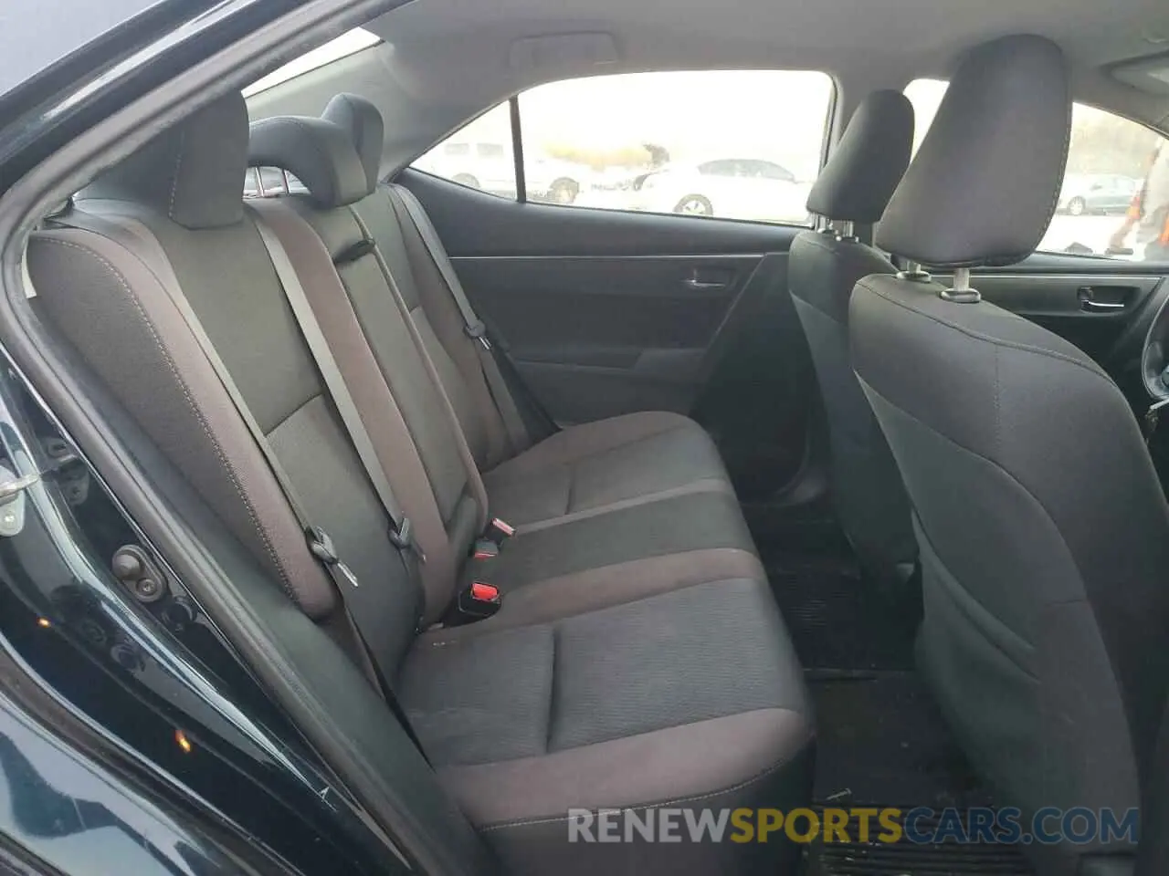 10 fotografías del automóvil dañado 2T1BURHE8KC223039 TOYOTA COROLLA 2019