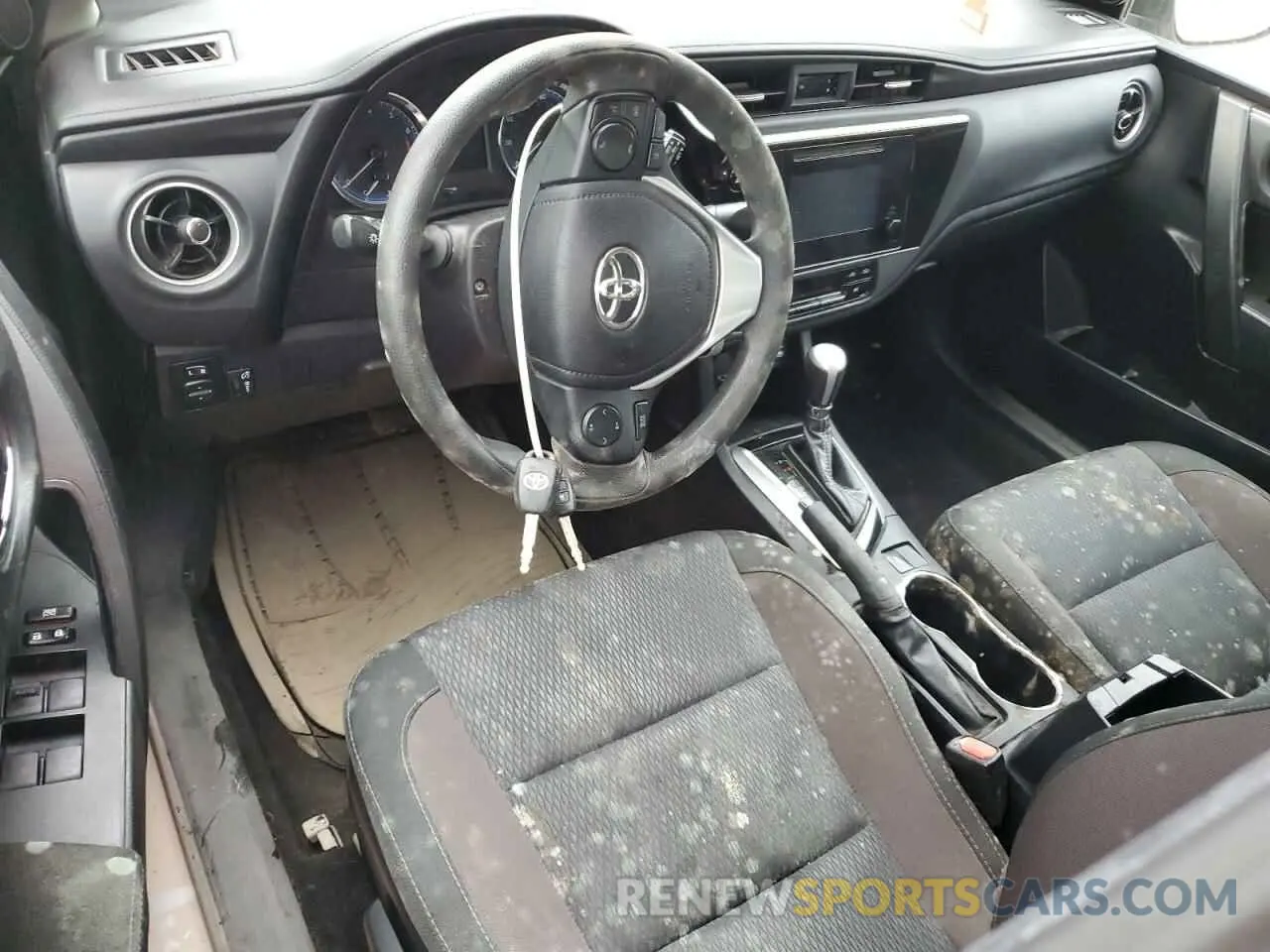 8 fotografías del automóvil dañado 2T1BURHE8KC230444 TOYOTA COROLLA 2019