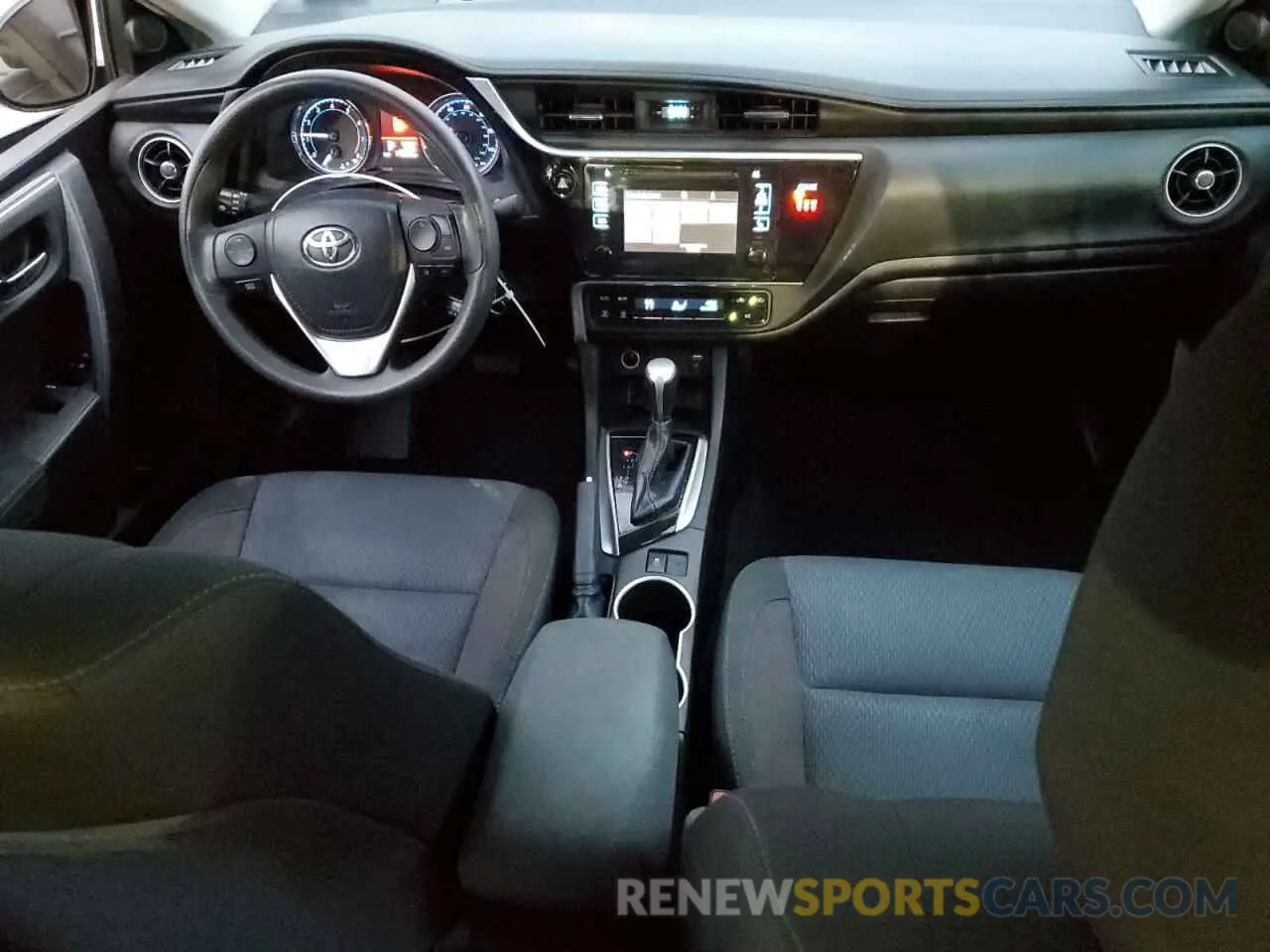 8 fotografías del automóvil dañado 2T1BURHE8KC237944 TOYOTA COROLLA 2019
