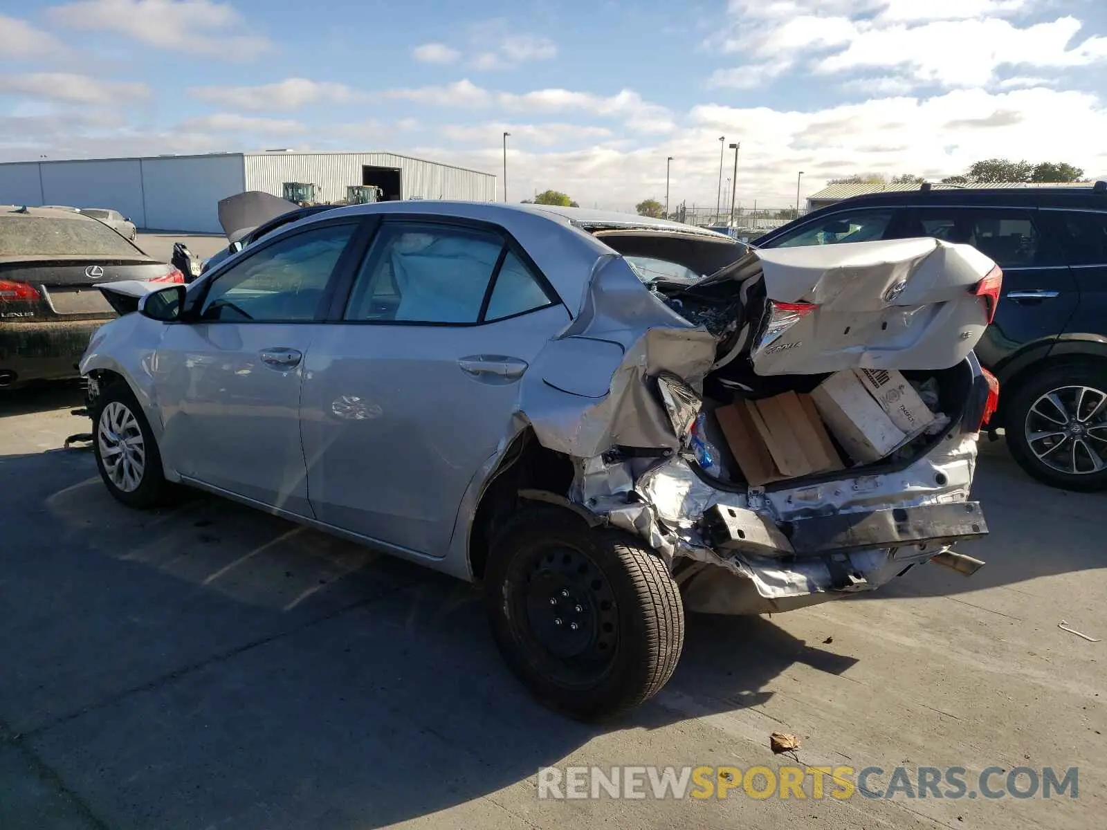 3 fotografías del automóvil dañado 2T1BURHE8KC245879 TOYOTA COROLLA 2019
