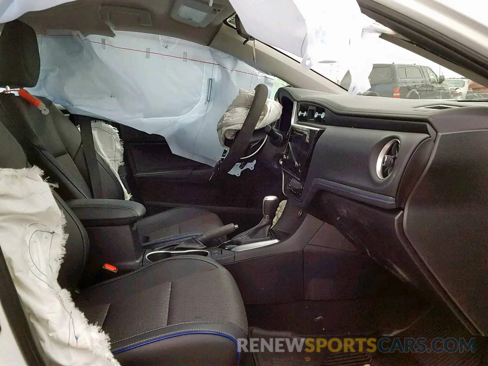5 fotografías del automóvil dañado 2T1BURHE9KC137657 TOYOTA COROLLA 2019