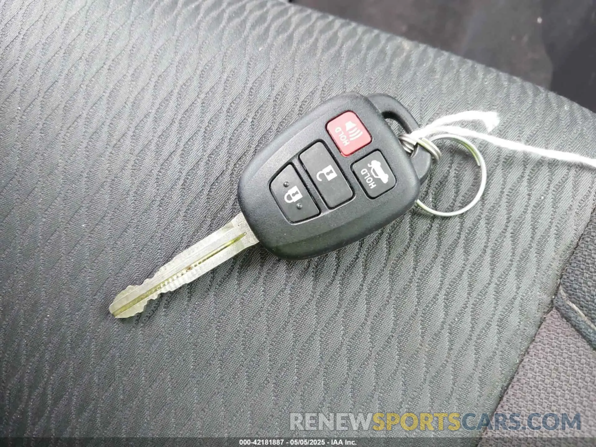 11 fotografías del automóvil dañado 2T1BURHE9KC160145 TOYOTA COROLLA 2019