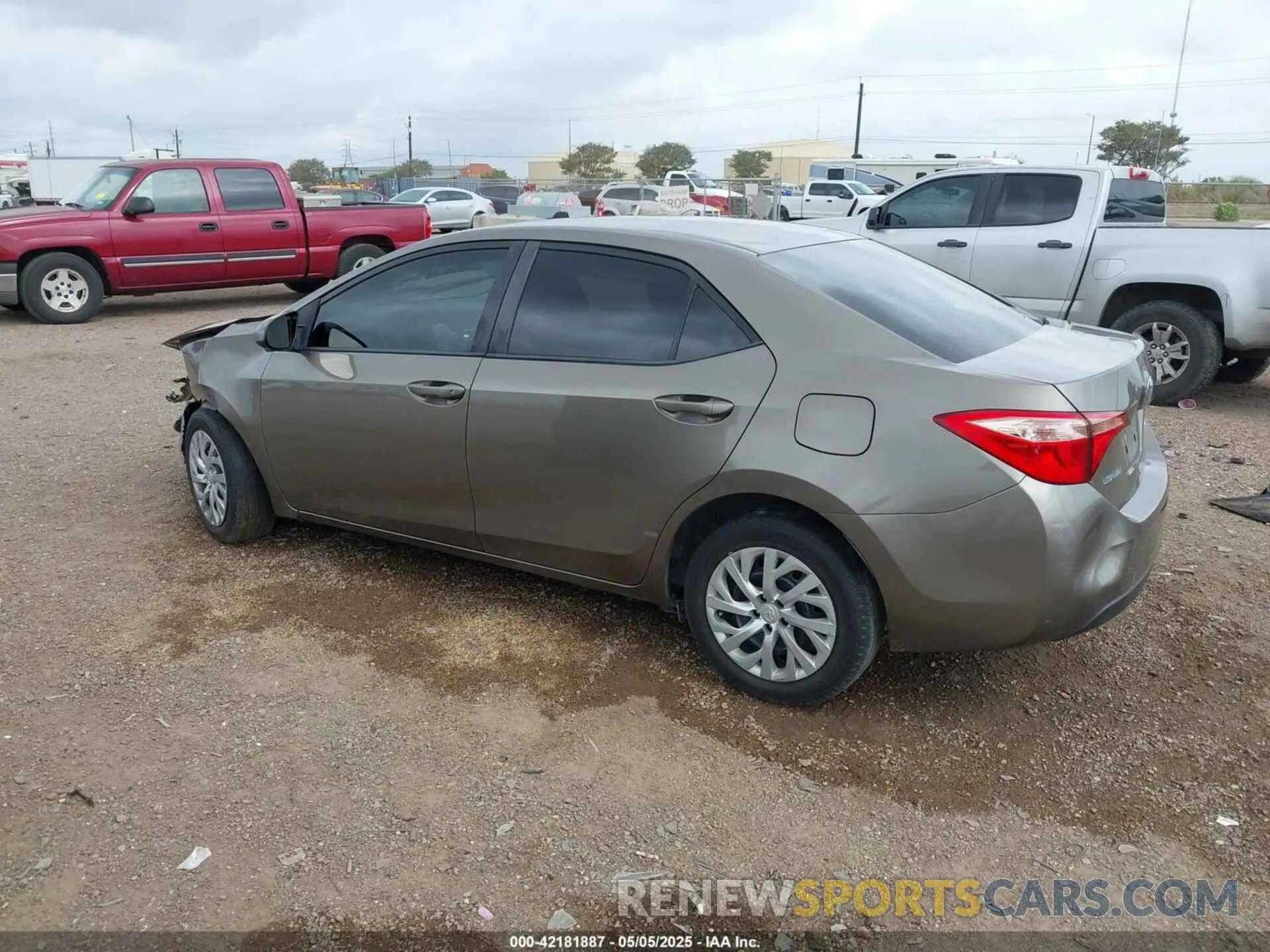 3 fotografías del automóvil dañado 2T1BURHE9KC160145 TOYOTA COROLLA 2019