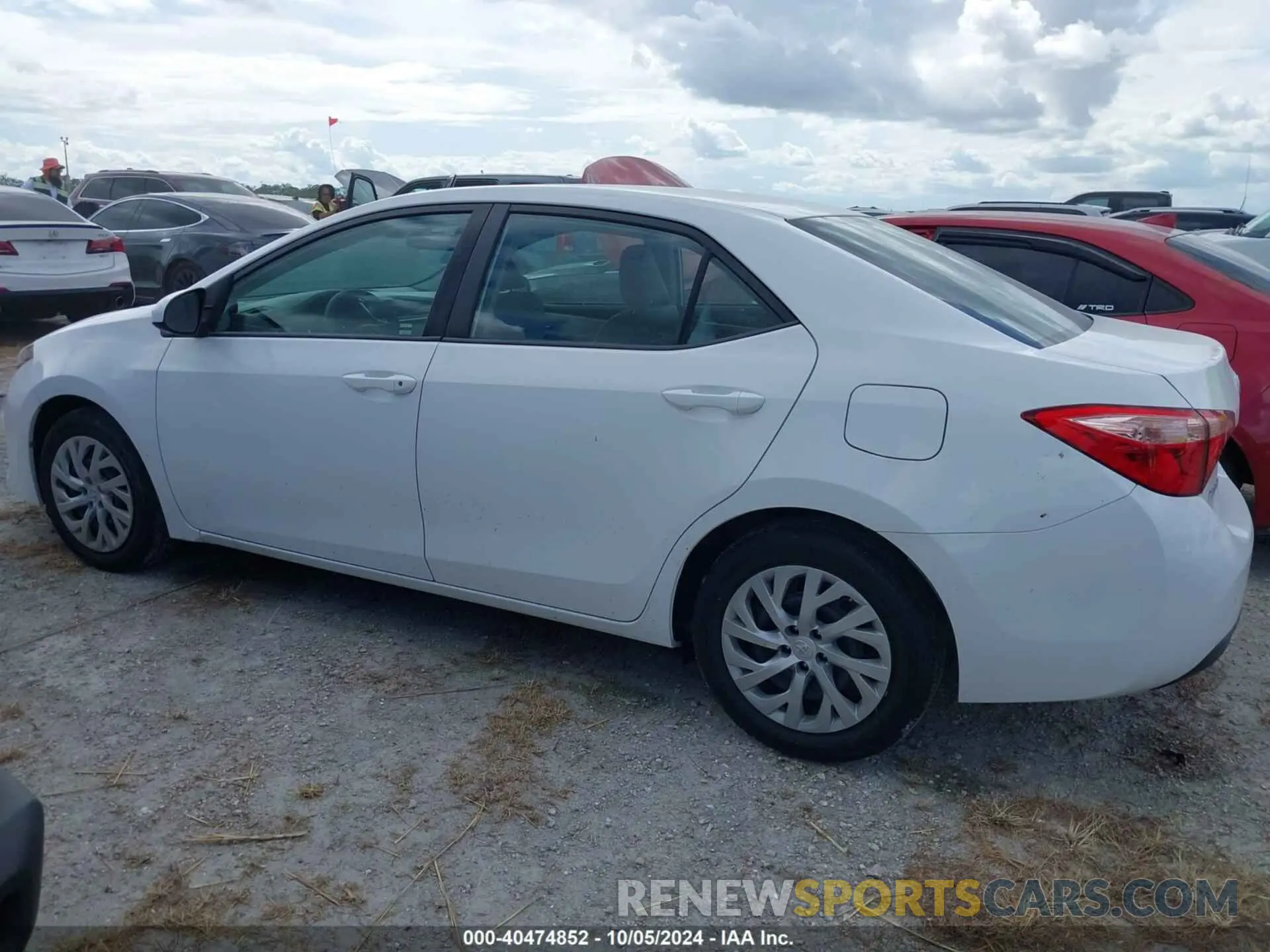 14 fotografías del automóvil dañado 2T1BURHE9KC176927 TOYOTA COROLLA 2019