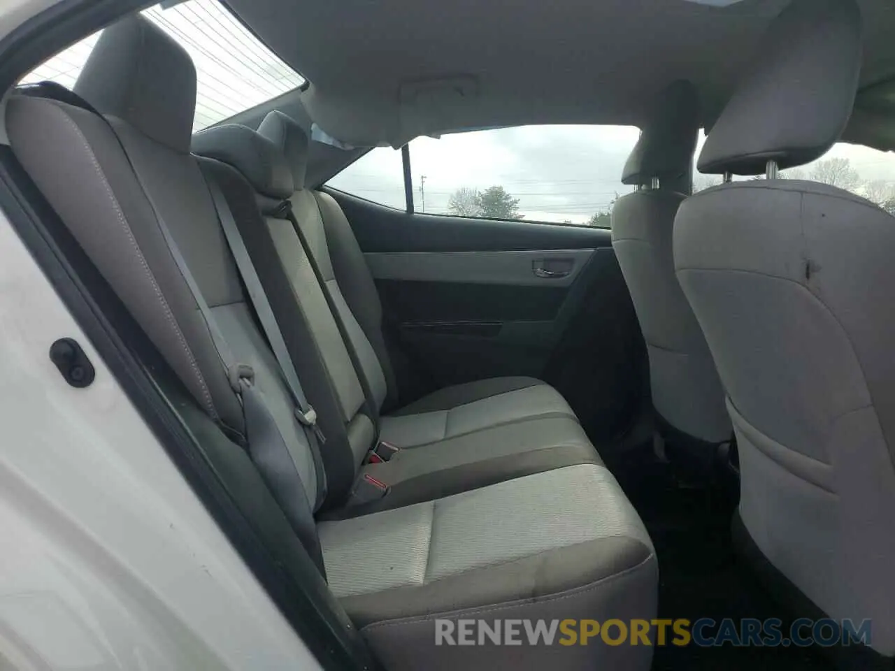 10 fotografías del automóvil dañado 2T1BURHE9KC202443 TOYOTA COROLLA 2019