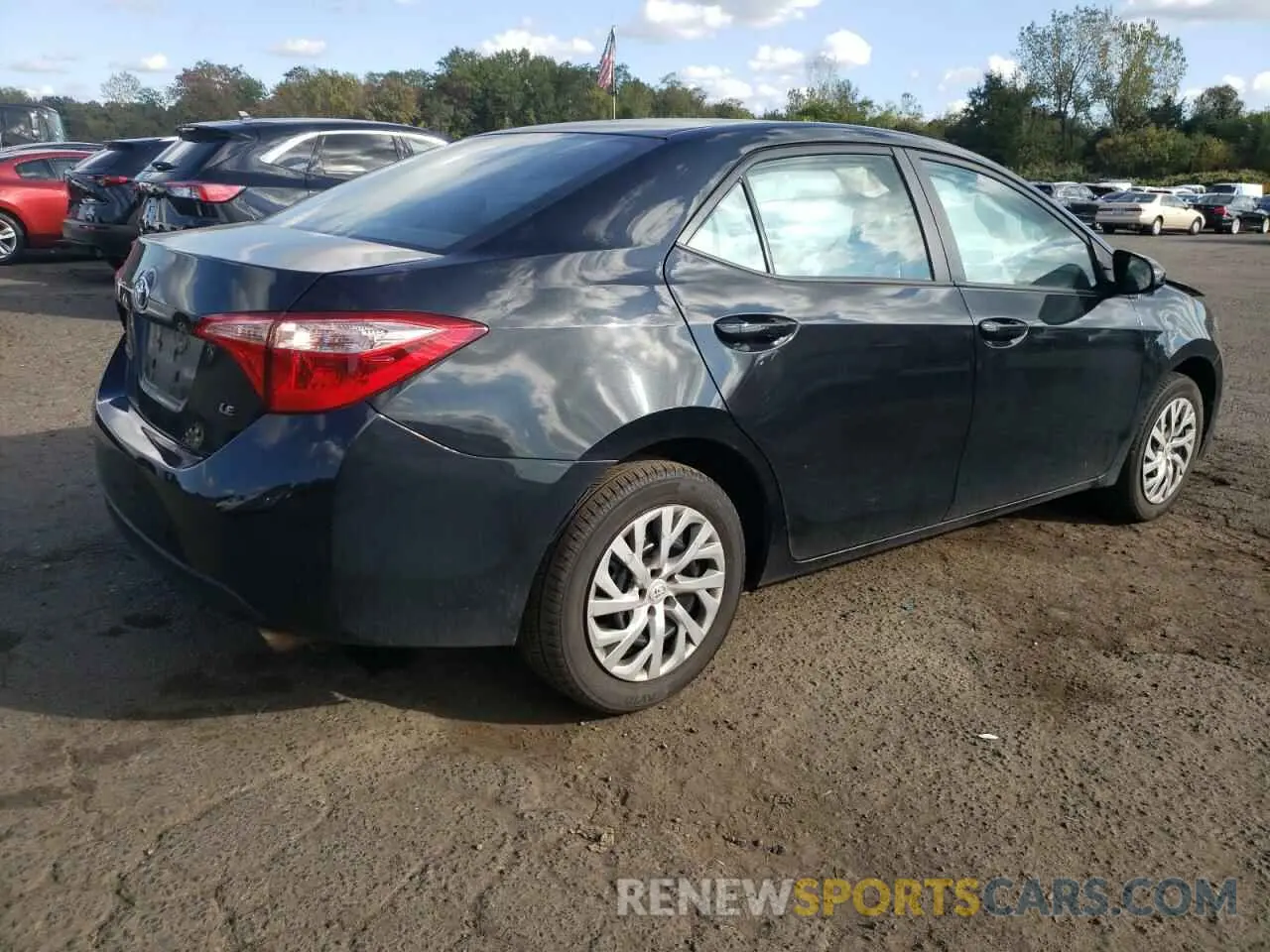 3 fotografías del automóvil dañado 2T1BURHE9KC202605 TOYOTA COROLLA 2019