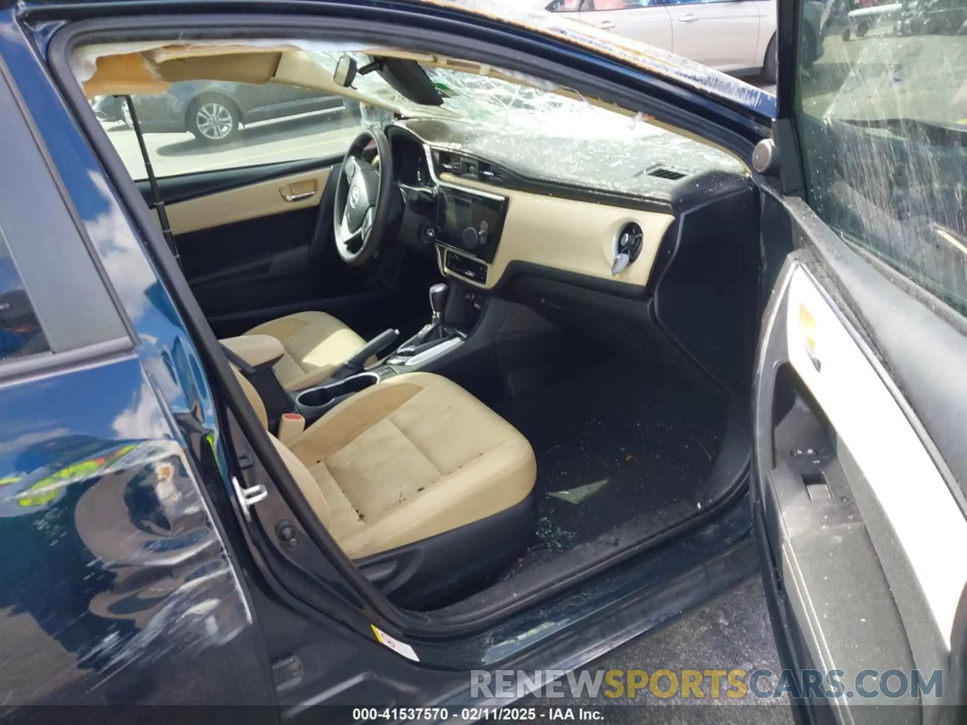 5 fotografías del automóvil dañado 2T1BURHE9KC212115 TOYOTA COROLLA 2019