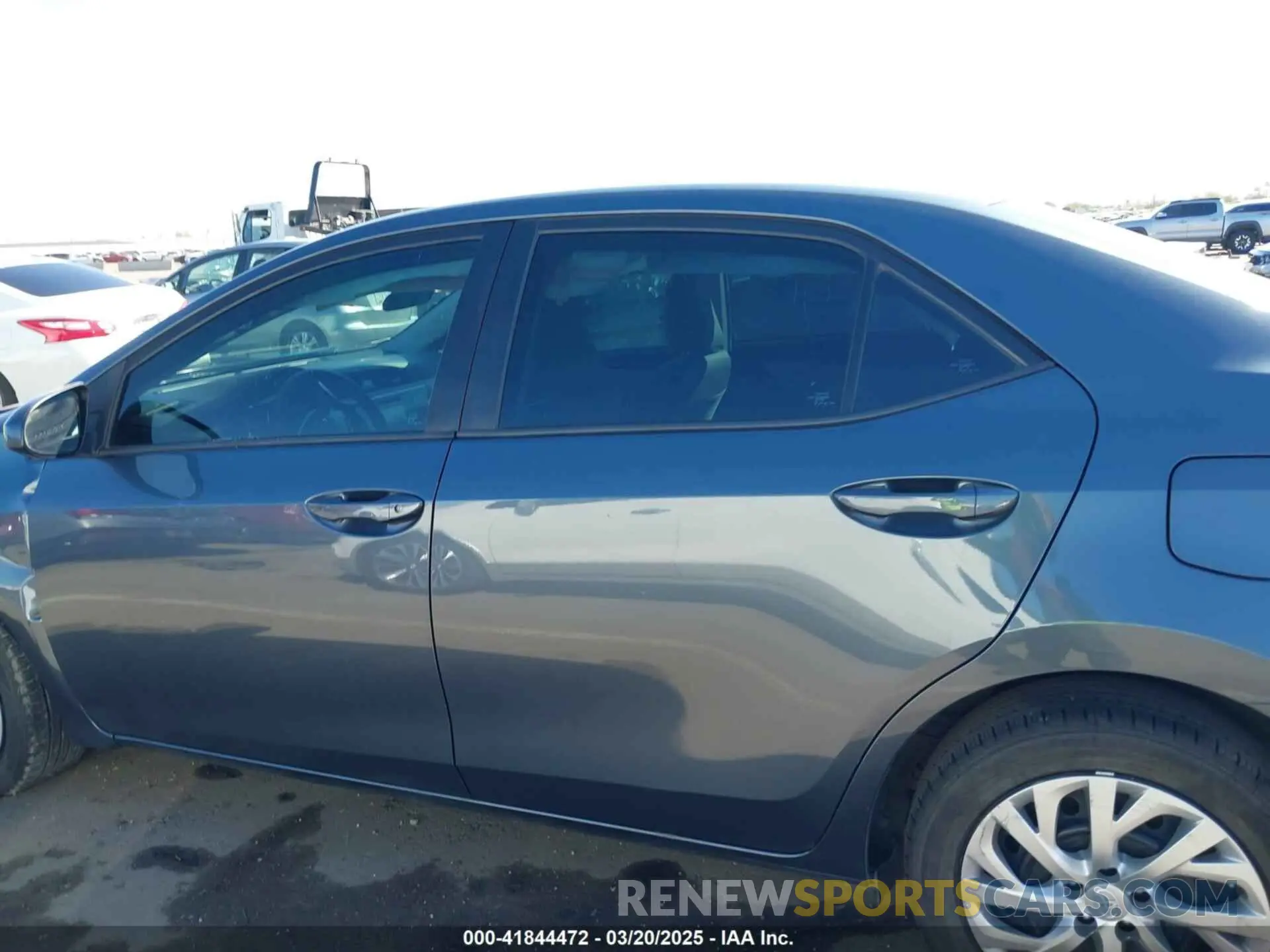 14 fotografías del automóvil dañado 2T1BURHE9KC217993 TOYOTA COROLLA 2019