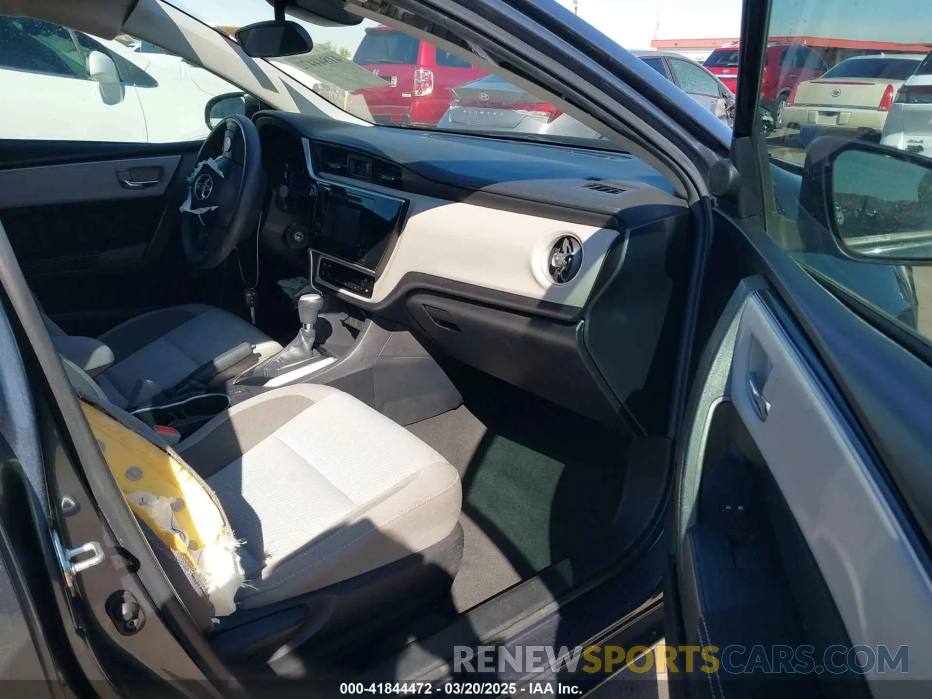 5 fotografías del automóvil dañado 2T1BURHE9KC217993 TOYOTA COROLLA 2019