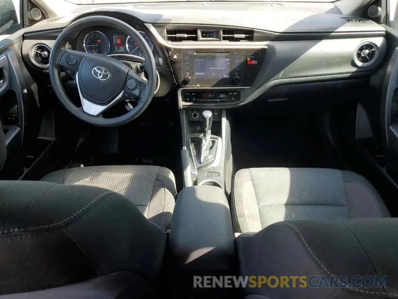8 fotografías del automóvil dañado 2T1BURHE9KC239833 TOYOTA COROLLA 2019