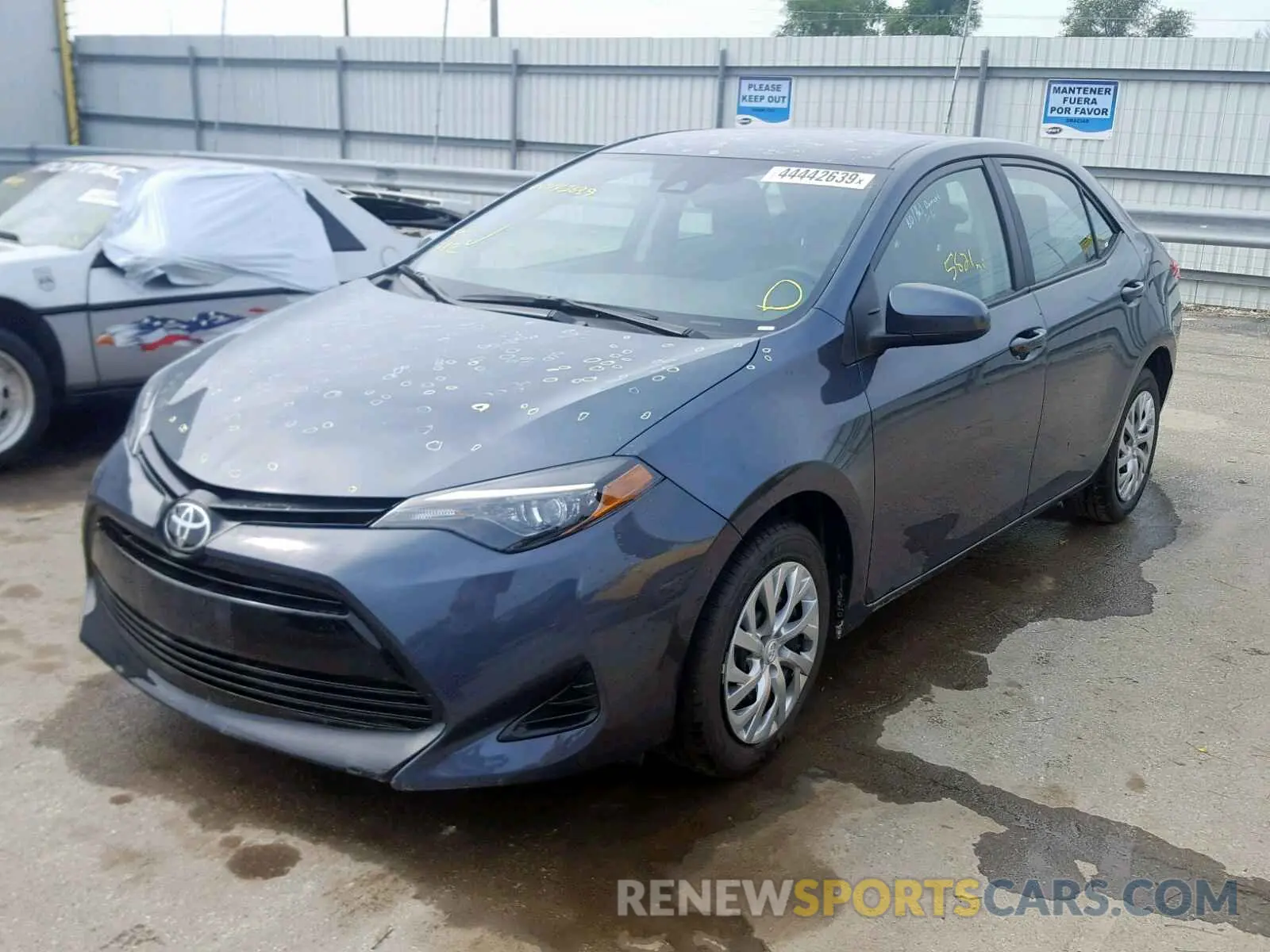 2 fotografías del automóvil dañado 2T1BURHE9KC240531 TOYOTA COROLLA 2019