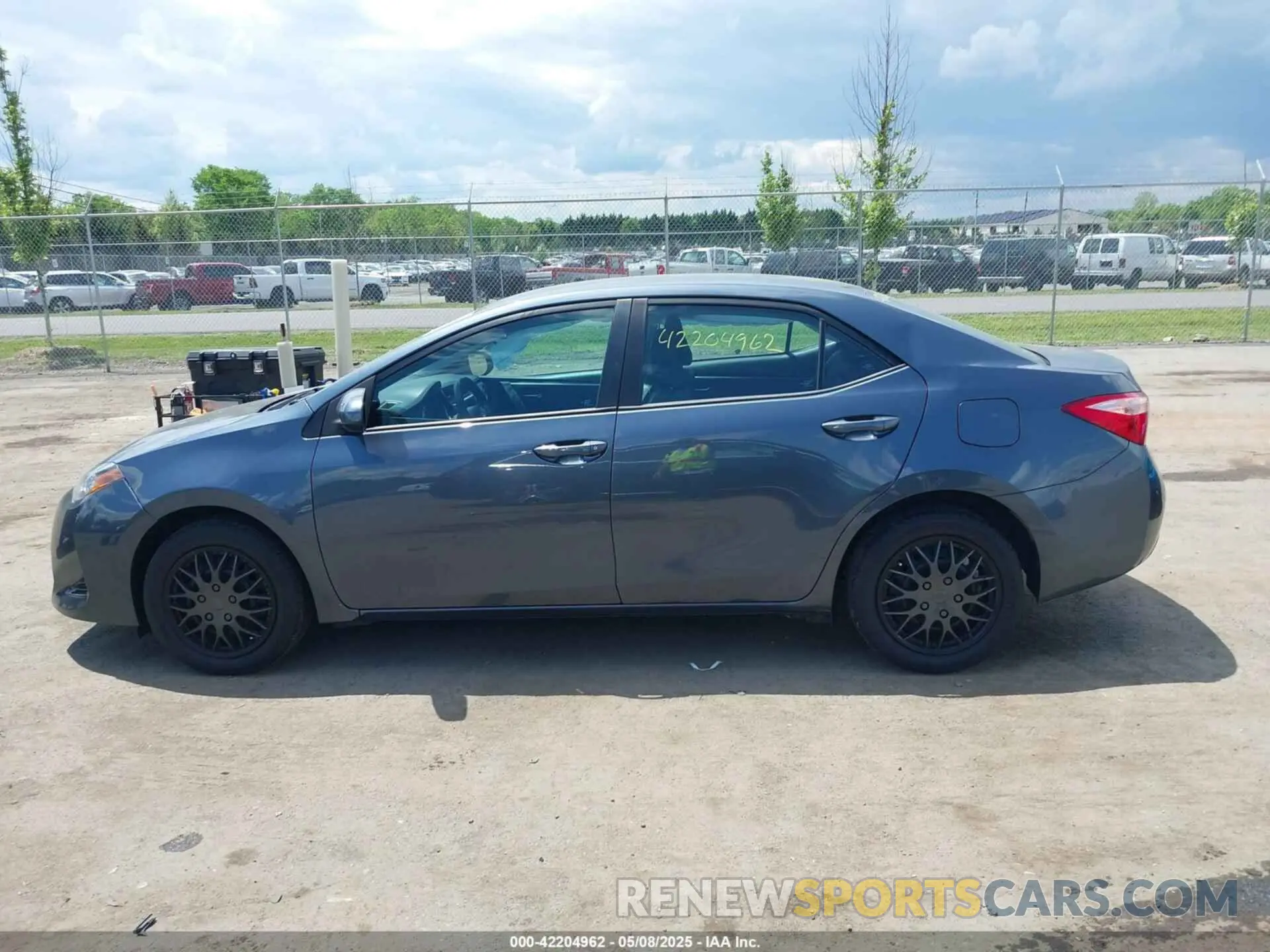 14 fotografías del automóvil dañado 2T1BURHEXKC125758 TOYOTA COROLLA 2019