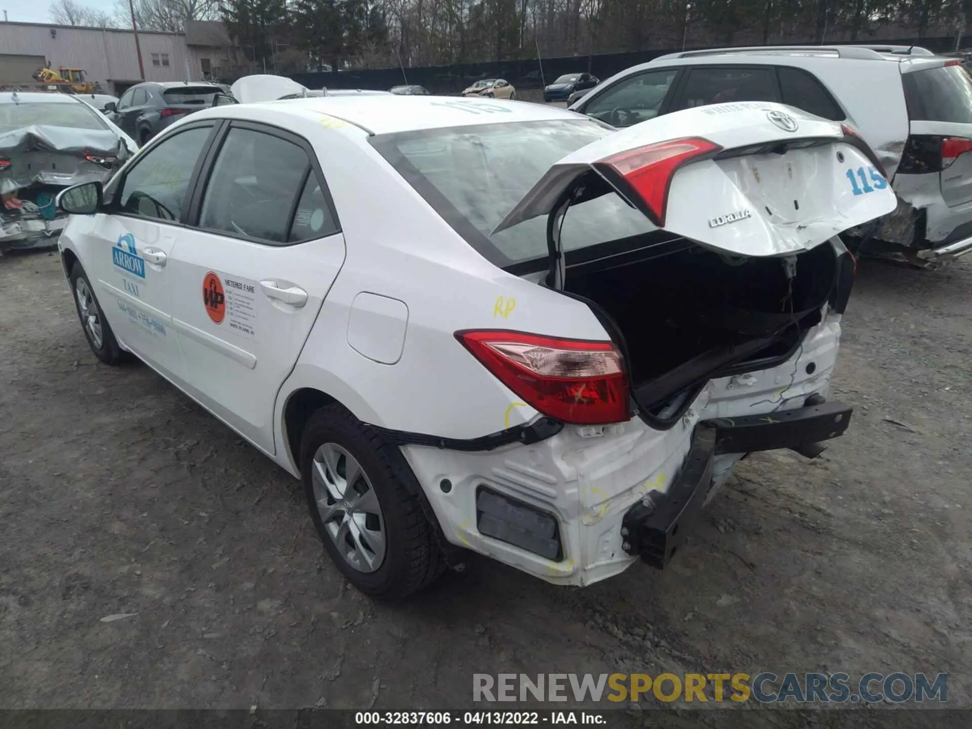 3 fotografías del automóvil dañado 2T1BURHEXKC125890 TOYOTA COROLLA 2019