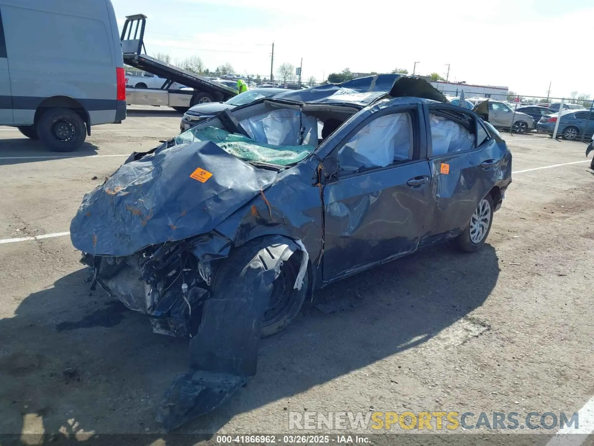2 fotografías del automóvil dañado 2T1BURHEXKC130622 TOYOTA COROLLA 2019
