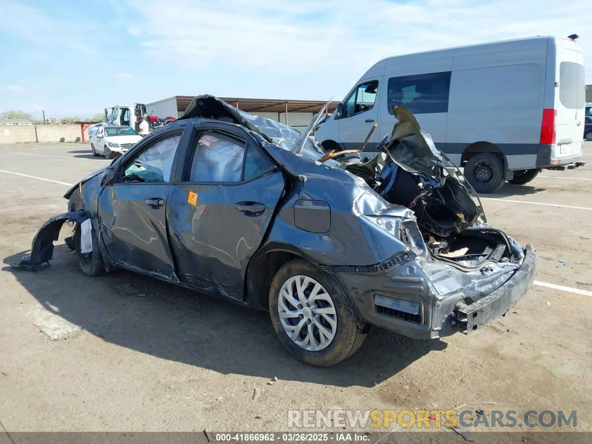 3 fotografías del automóvil dañado 2T1BURHEXKC130622 TOYOTA COROLLA 2019