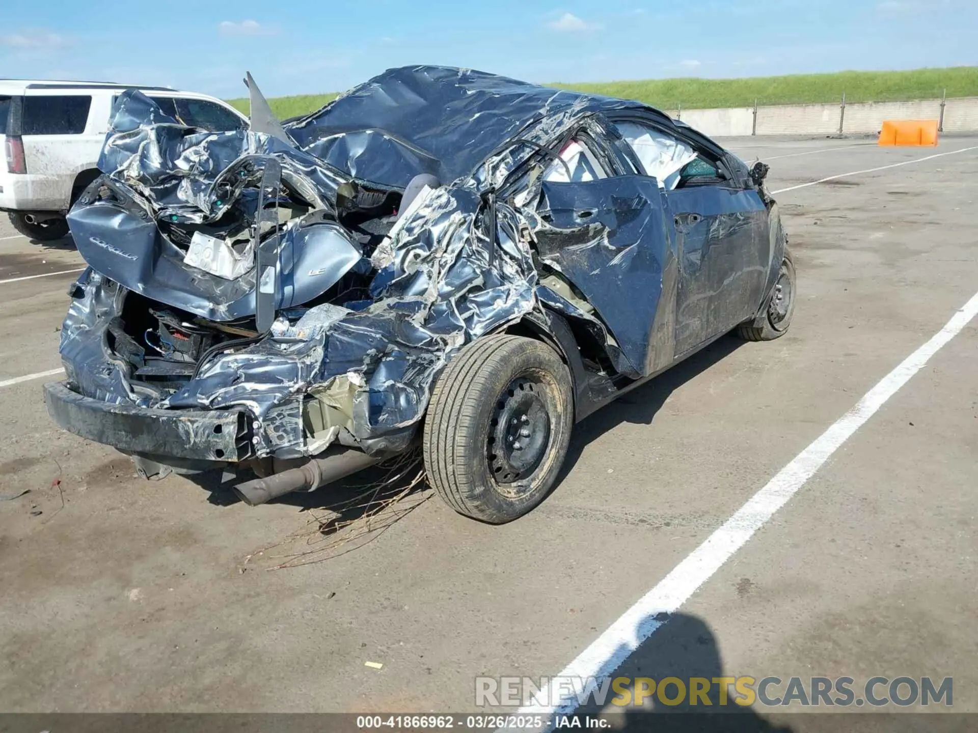 4 fotografías del automóvil dañado 2T1BURHEXKC130622 TOYOTA COROLLA 2019