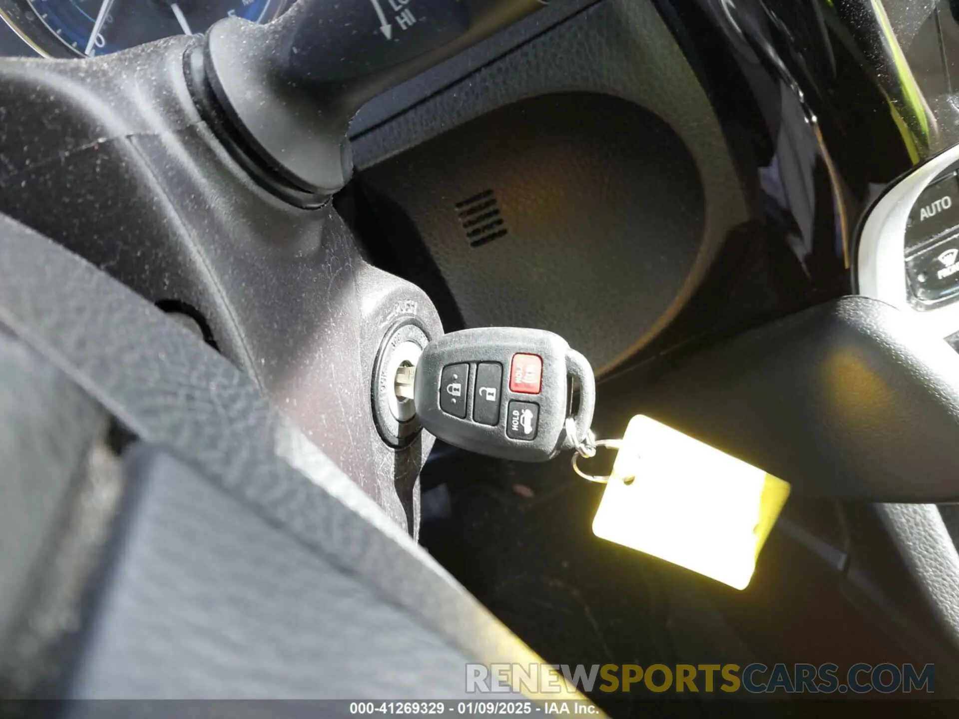 11 fotografías del automóvil dañado 2T1BURHEXKC135240 TOYOTA COROLLA 2019