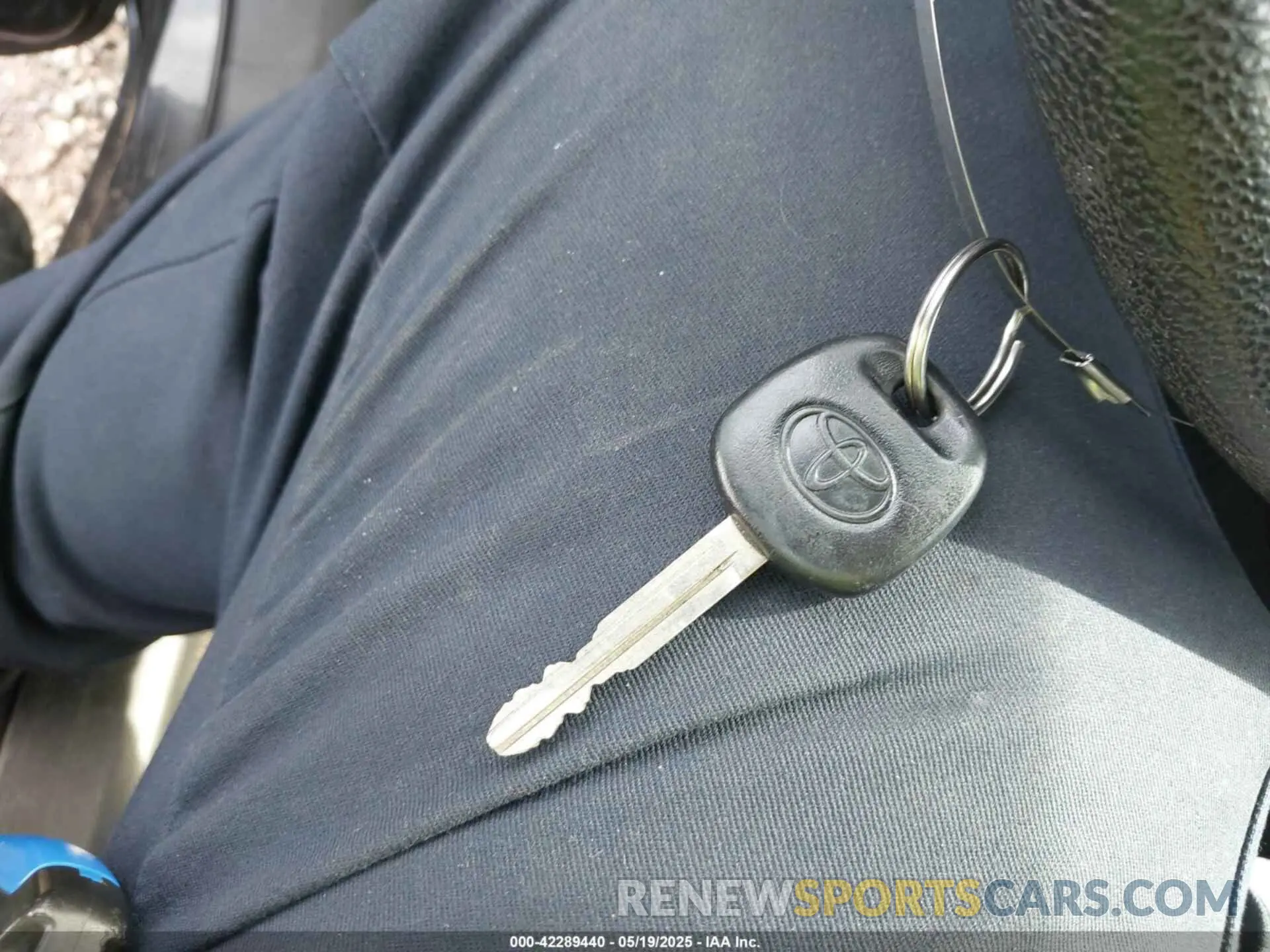 11 fotografías del automóvil dañado 2T1BURHEXKC200801 TOYOTA COROLLA 2019