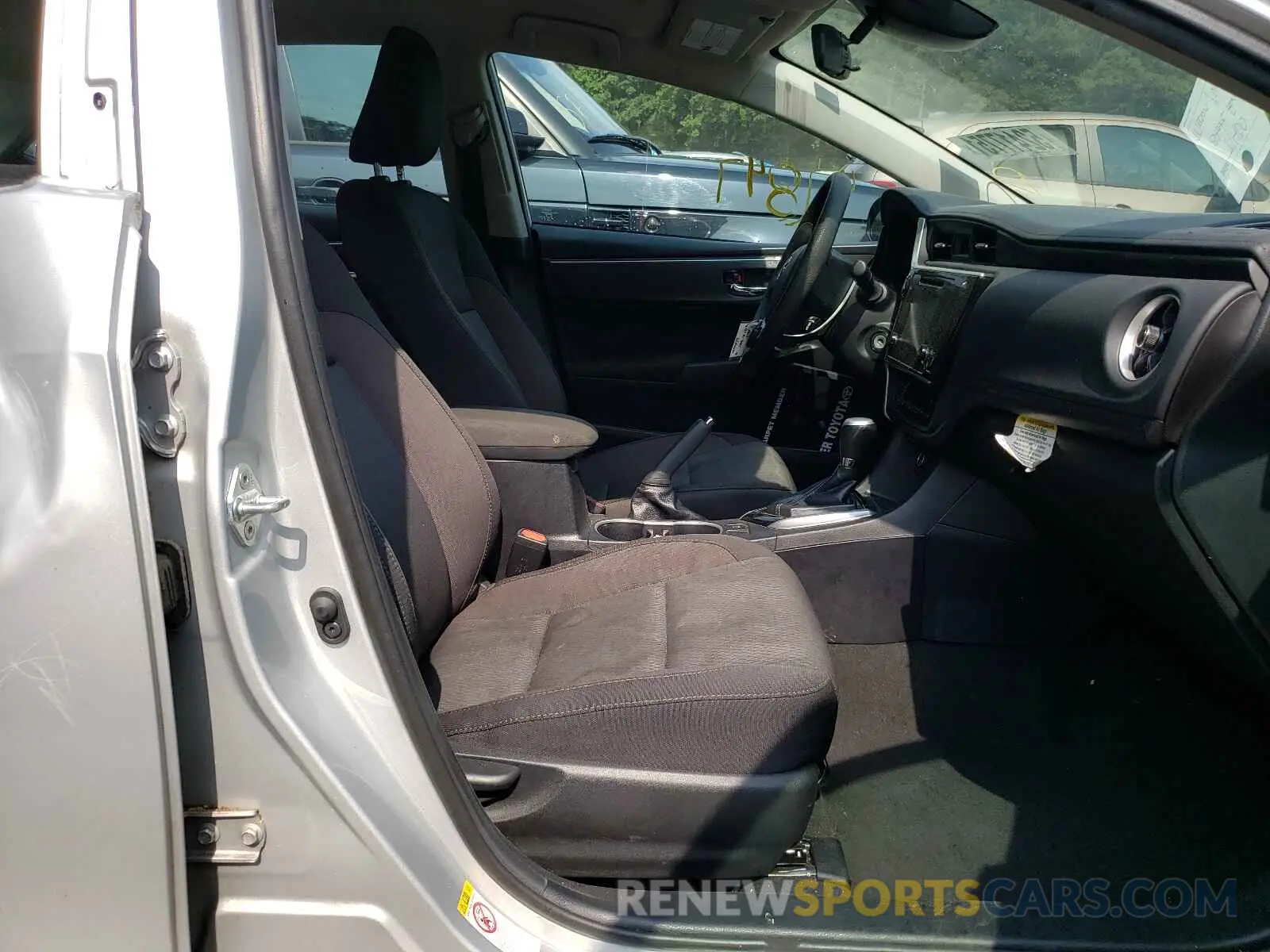 5 fotografías del automóvil dañado 2T1BURHEXKC205769 TOYOTA COROLLA 2019