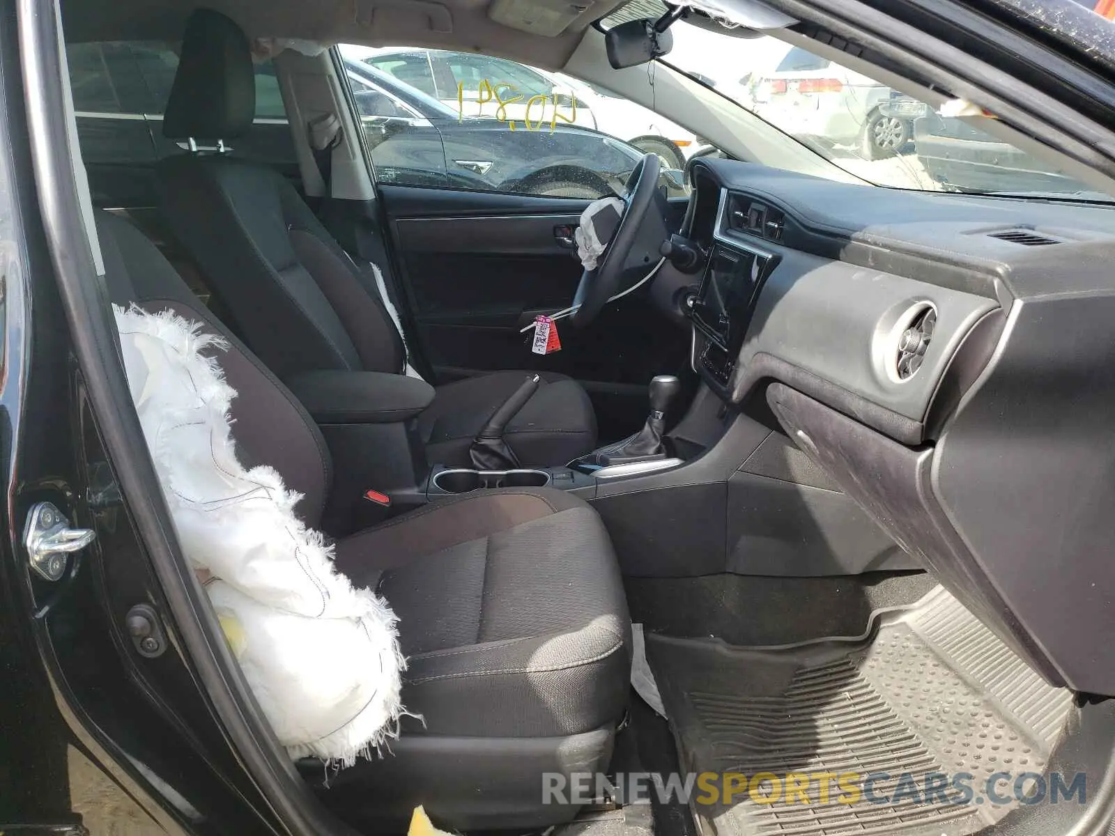 5 fotografías del automóvil dañado 2T1BURHEXKC223186 TOYOTA COROLLA 2019