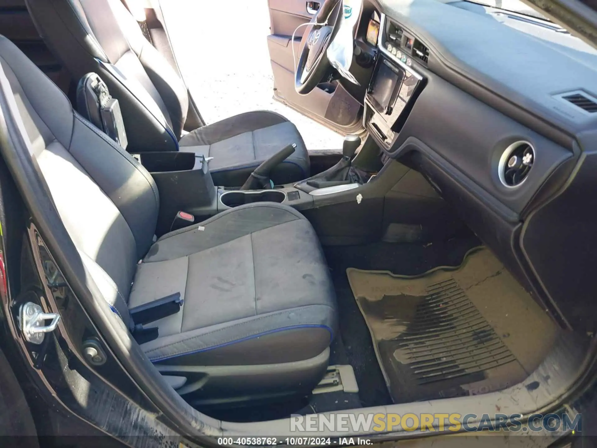 5 fotografías del automóvil dañado 2T1BURHEXKC224354 TOYOTA COROLLA 2019