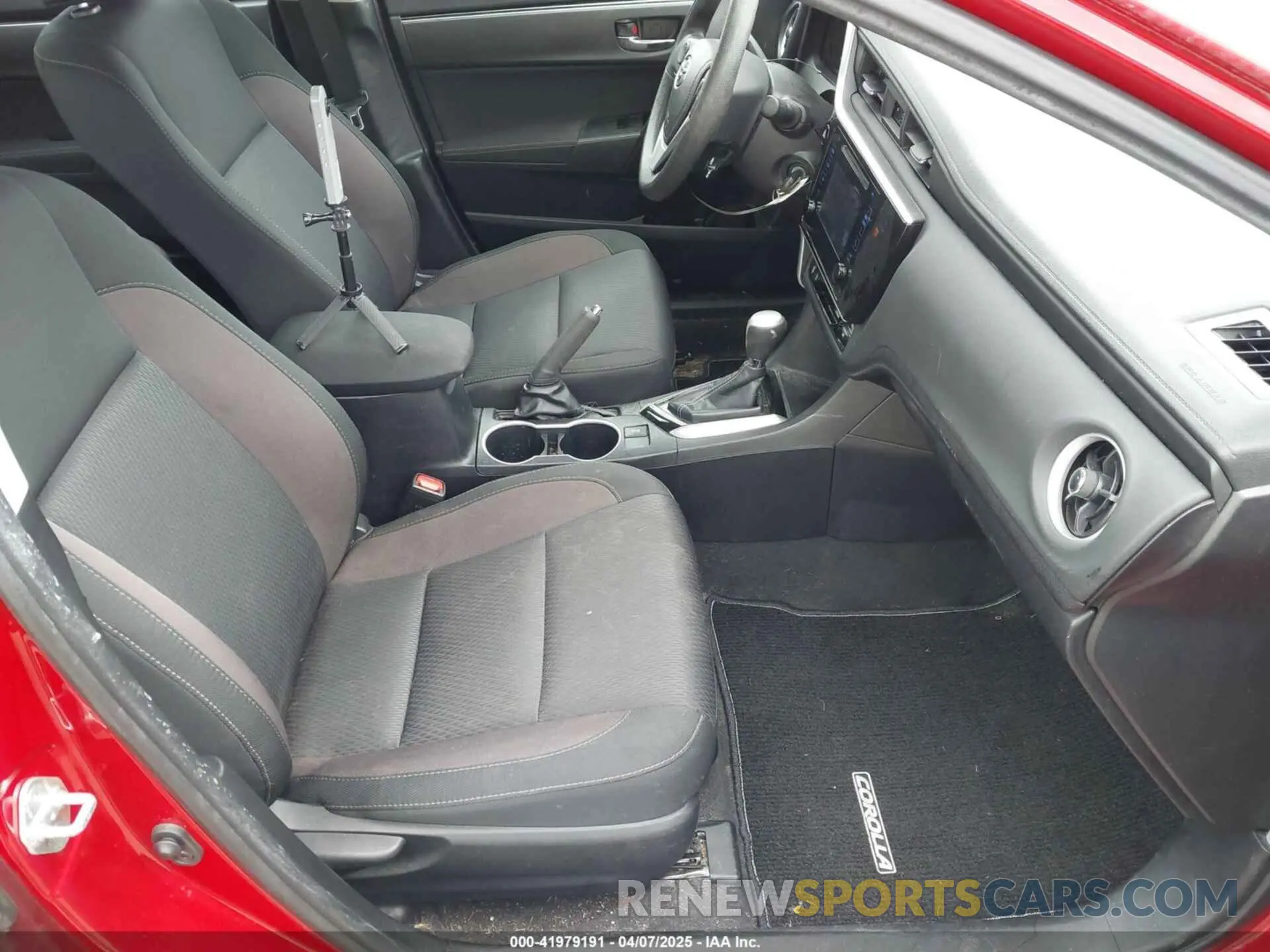 5 fotografías del automóvil dañado 2T1BURHEXKC228937 TOYOTA COROLLA 2019