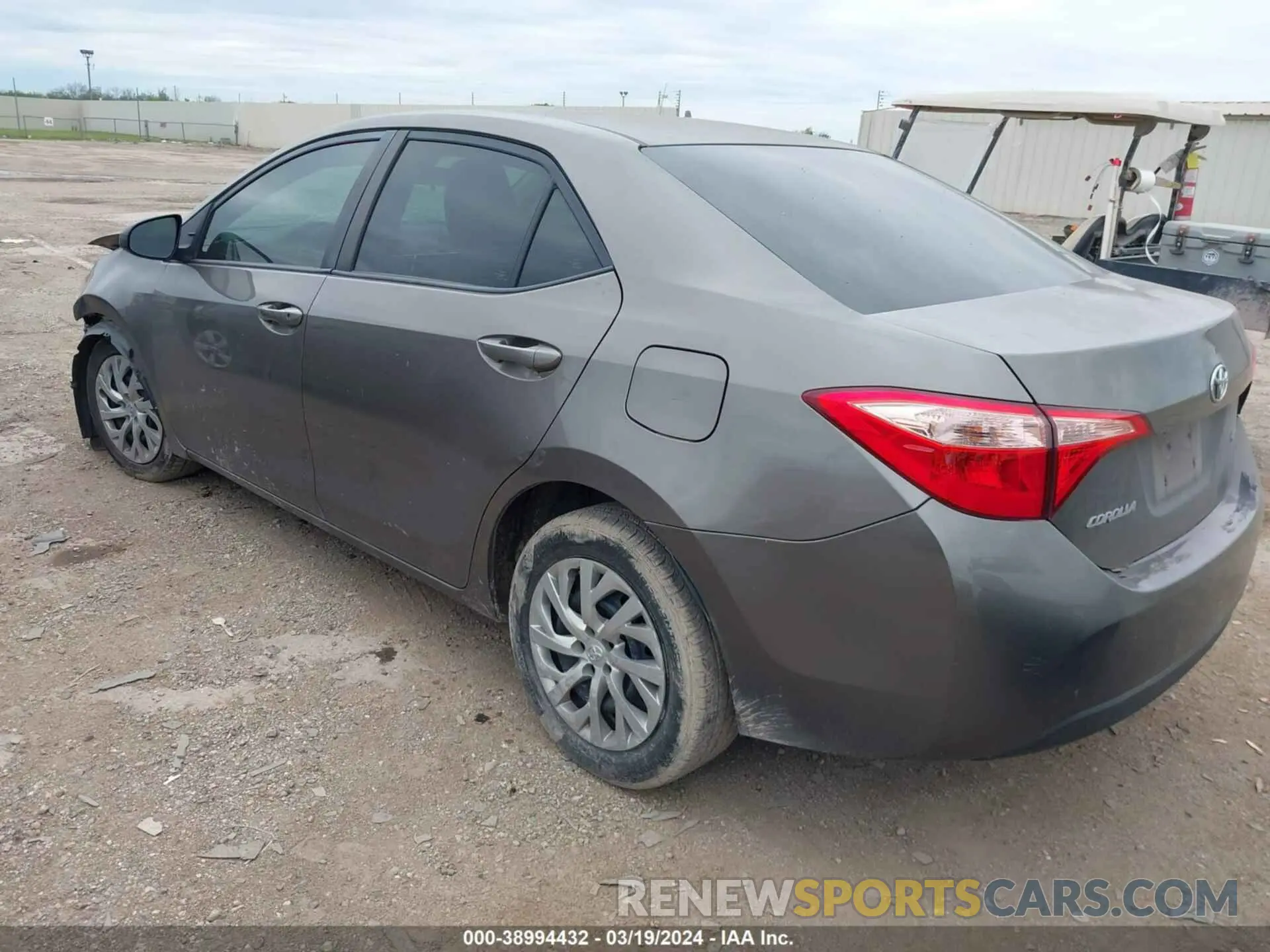 3 fotografías del automóvil dañado 2T1BURHEXKC238738 TOYOTA COROLLA 2019