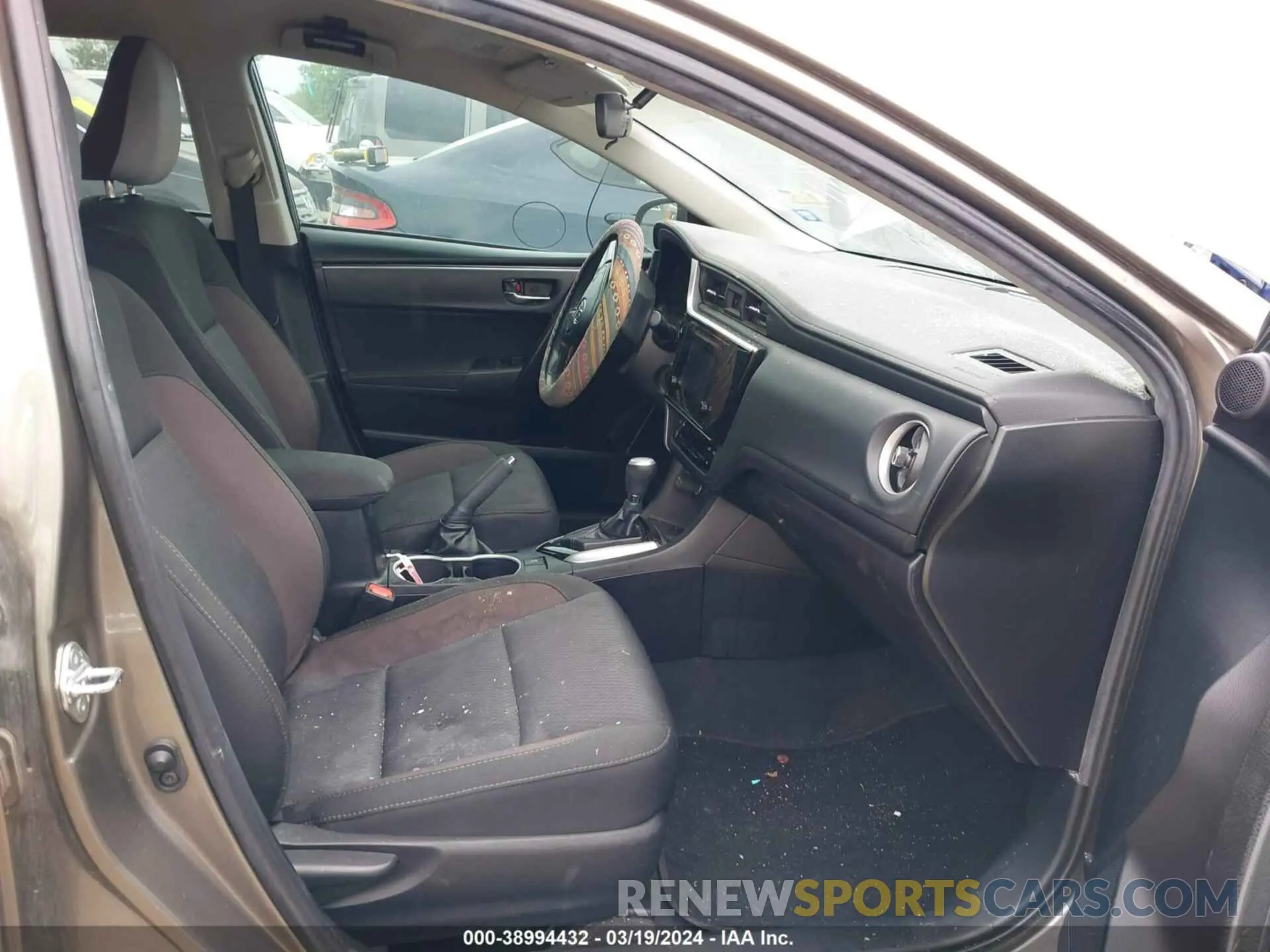 5 fotografías del automóvil dañado 2T1BURHEXKC238738 TOYOTA COROLLA 2019