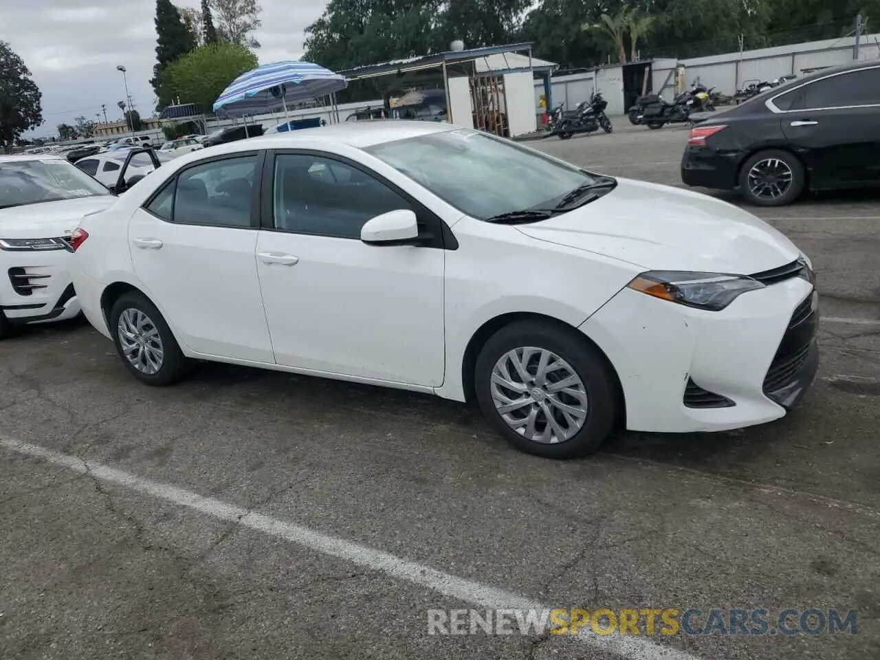 4 fotografías del automóvil dañado 2T1BURHEXKC241283 TOYOTA COROLLA 2019
