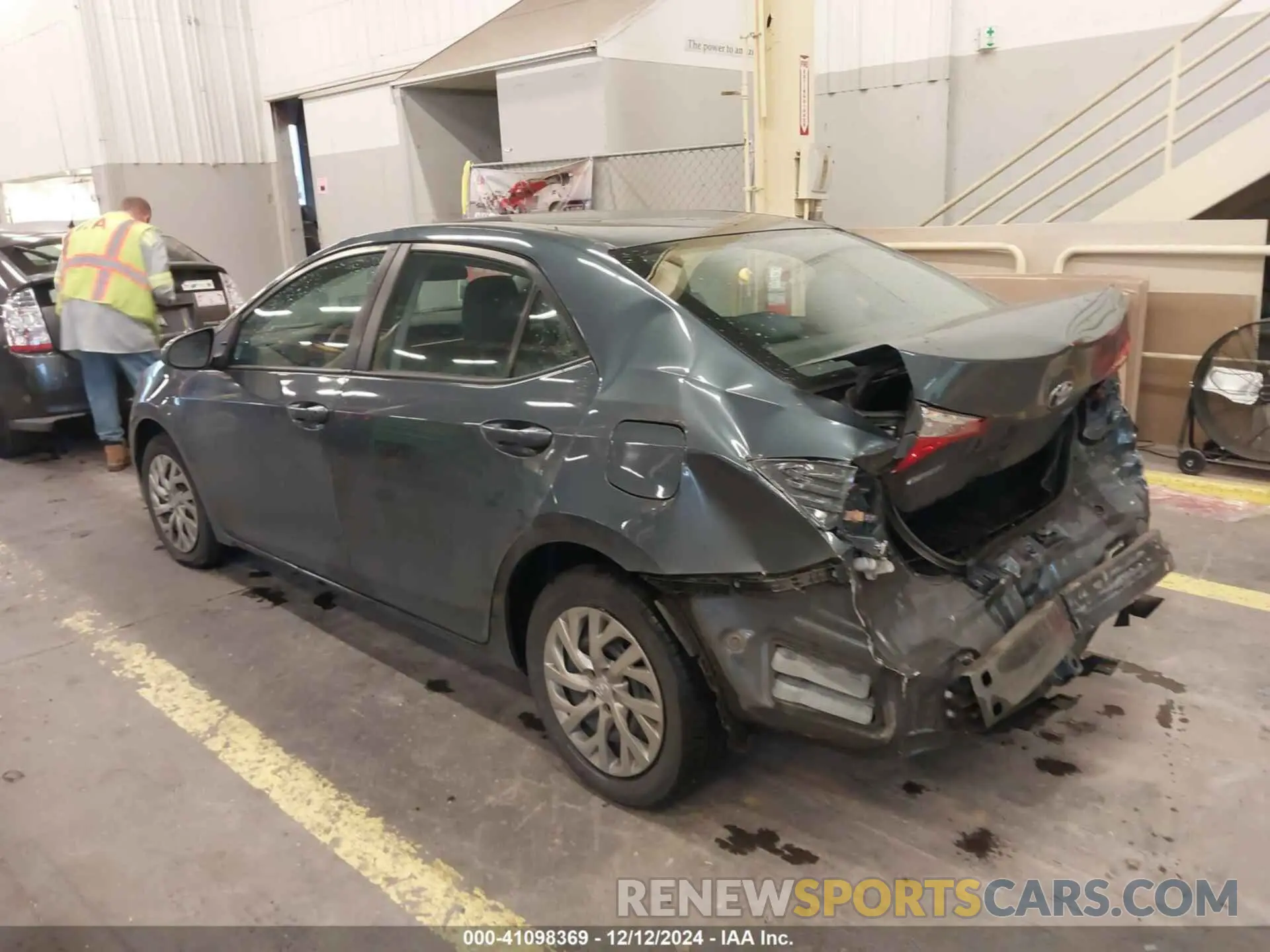 3 fotografías del automóvil dañado 2T1BURHEXKC243924 TOYOTA COROLLA 2019