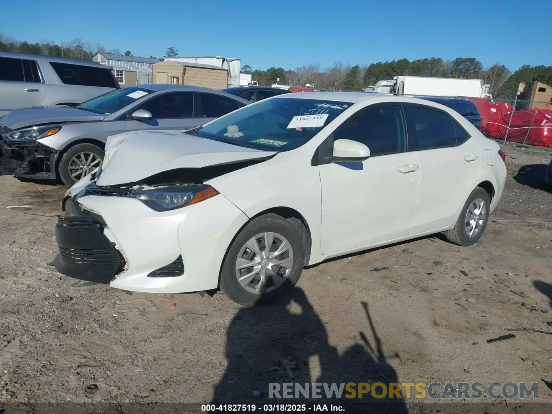 2 fotografías del automóvil dañado 5YFBPRHE9KP875711 TOYOTA COROLLA 2019
