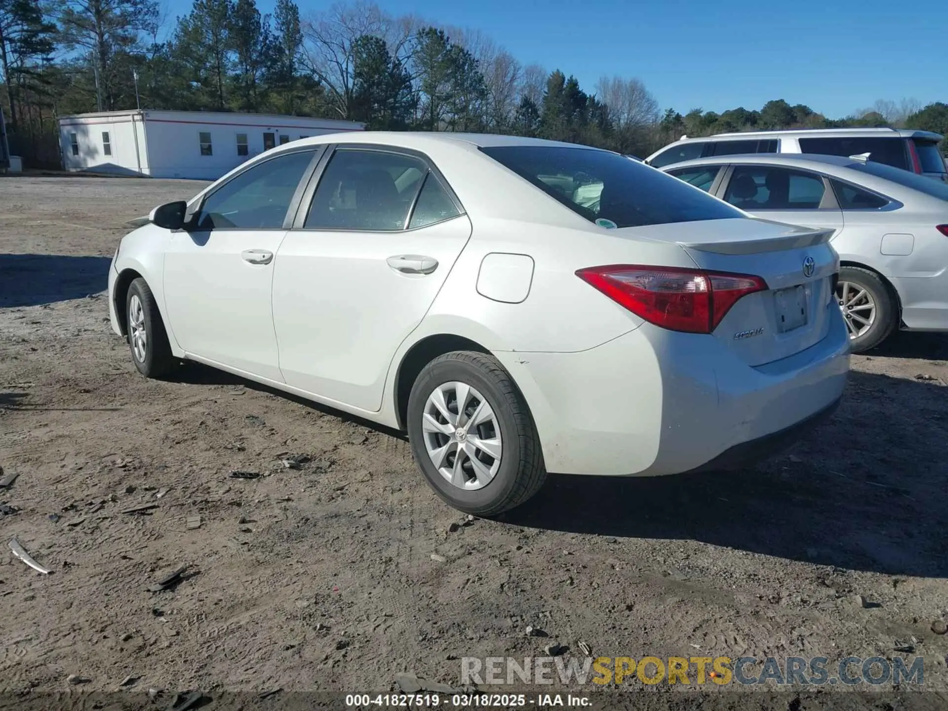 3 fotografías del automóvil dañado 5YFBPRHE9KP875711 TOYOTA COROLLA 2019