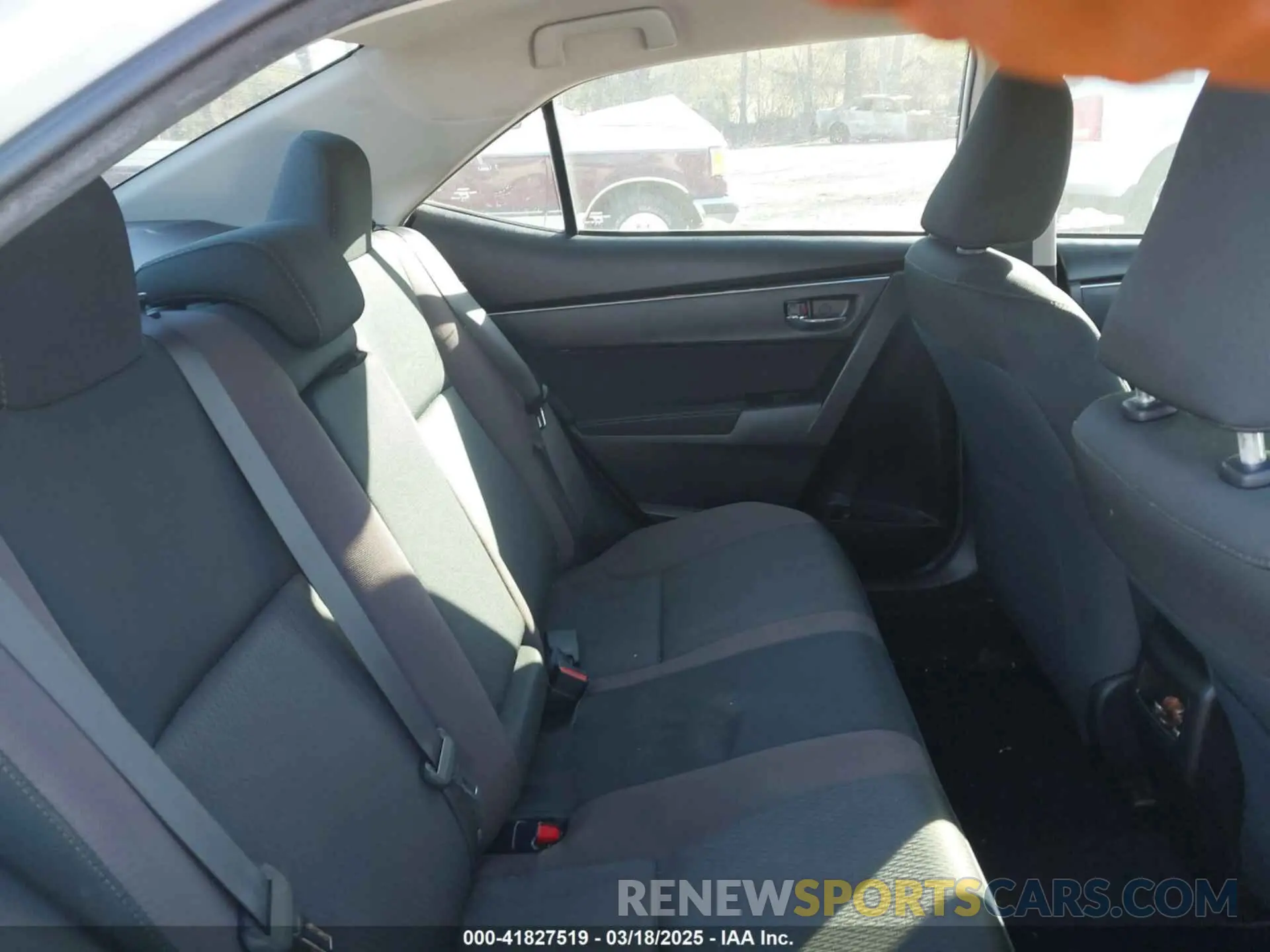 8 fotografías del automóvil dañado 5YFBPRHE9KP875711 TOYOTA COROLLA 2019