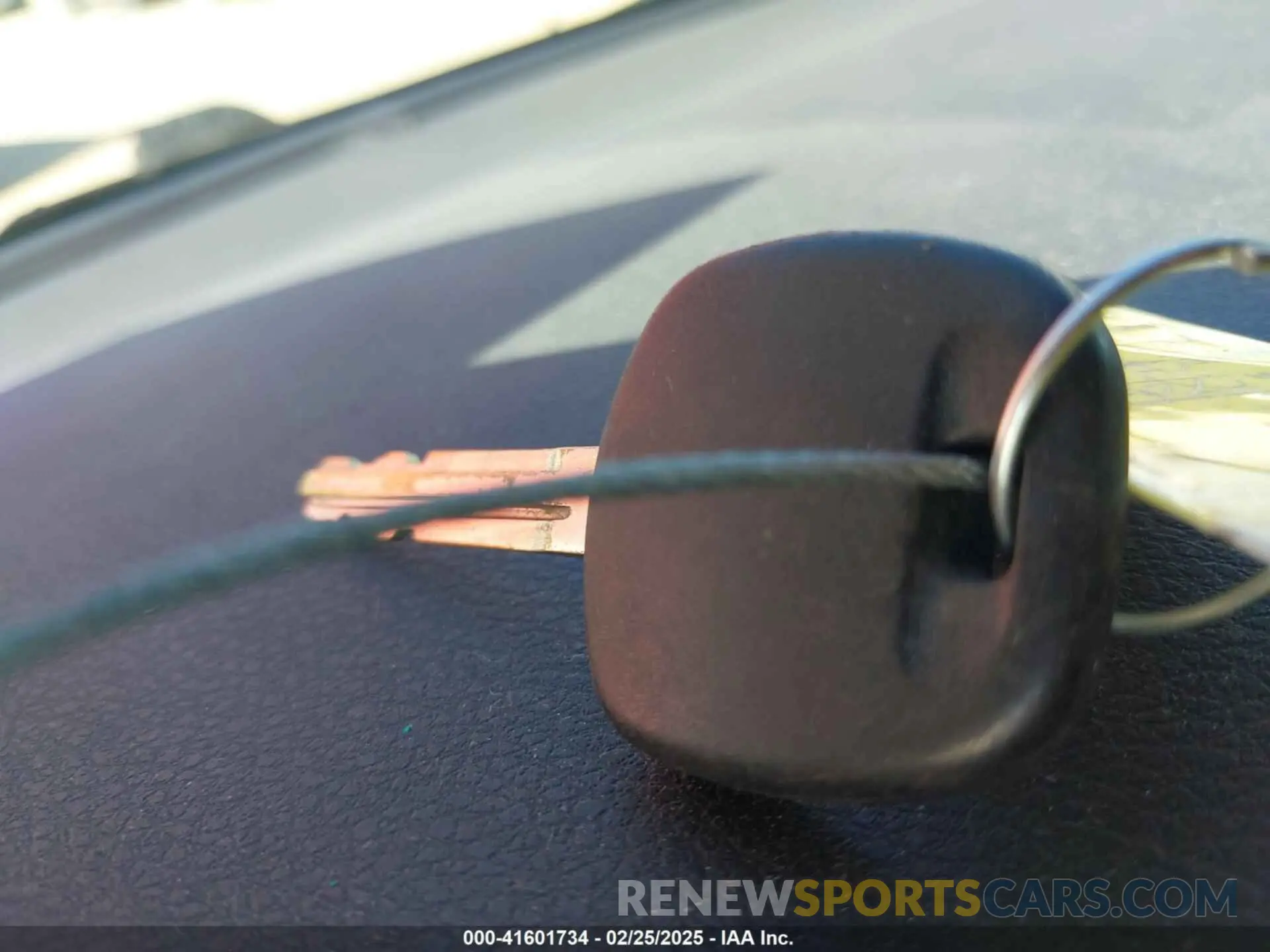 11 fotografías del automóvil dañado 5YFBURHE0KP858708 TOYOTA COROLLA 2019