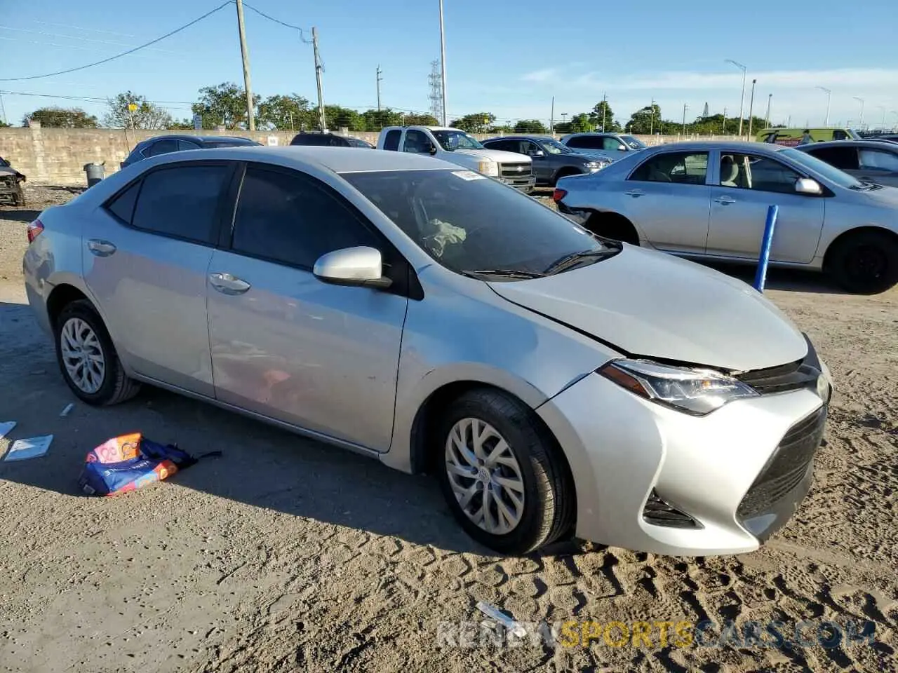 4 fotografías del automóvil dañado 5YFBURHE0KP859793 TOYOTA COROLLA 2019