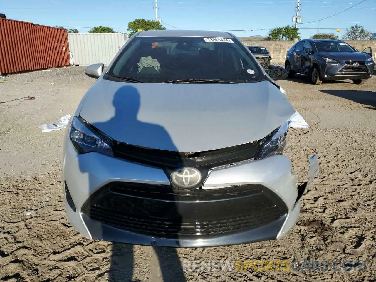 5 fotografías del automóvil dañado 5YFBURHE0KP859793 TOYOTA COROLLA 2019