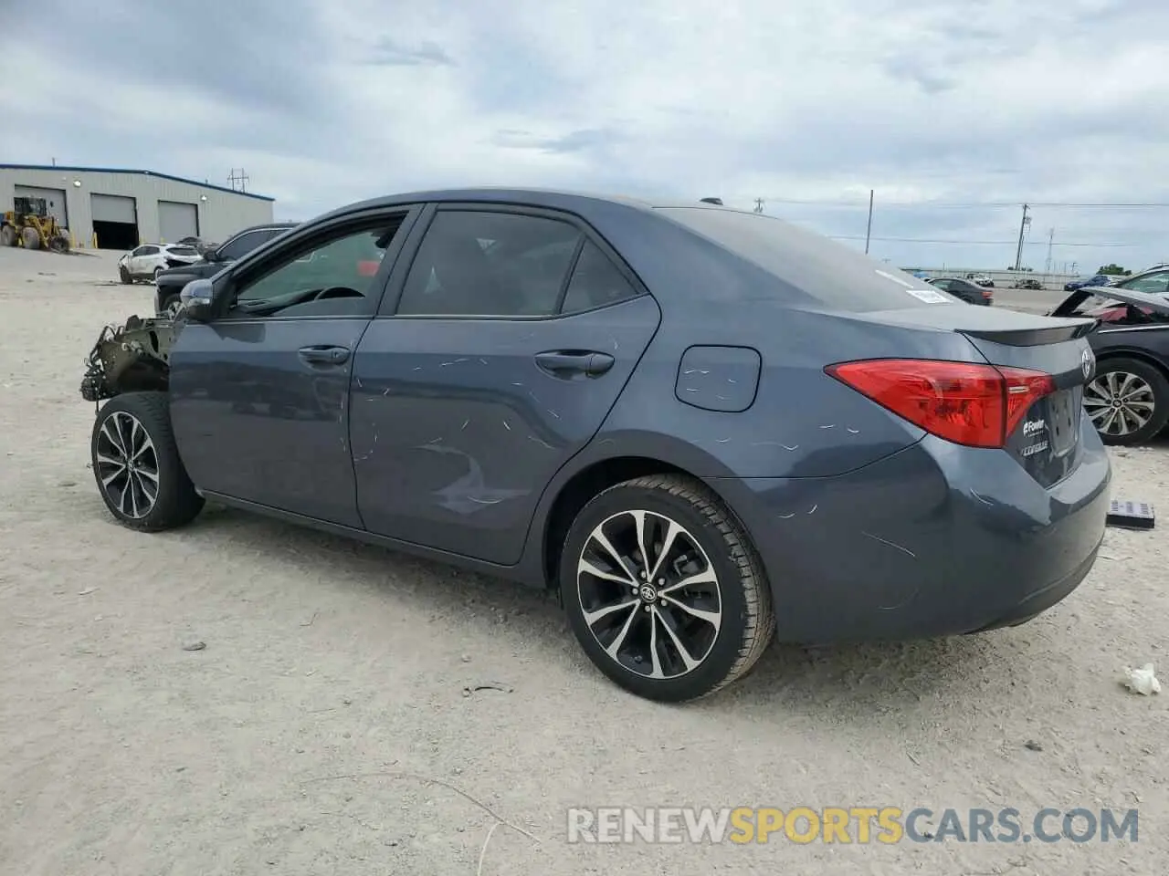 2 fotografías del automóvil dañado 5YFBURHE0KP860605 TOYOTA COROLLA 2019