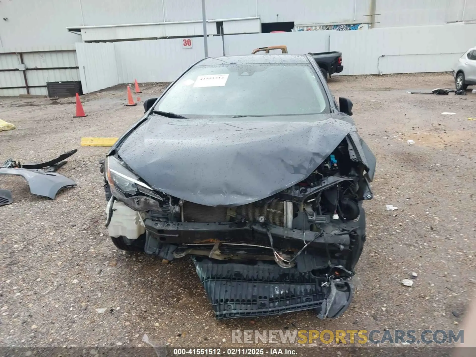 13 fotografías del automóvil dañado 5YFBURHE0KP861141 TOYOTA COROLLA 2019