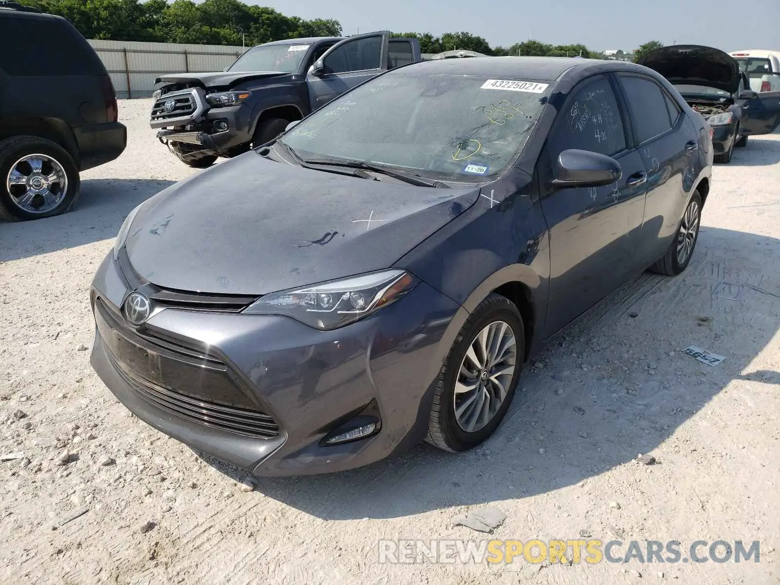 2 fotografías del automóvil dañado 5YFBURHE0KP862631 TOYOTA COROLLA 2019
