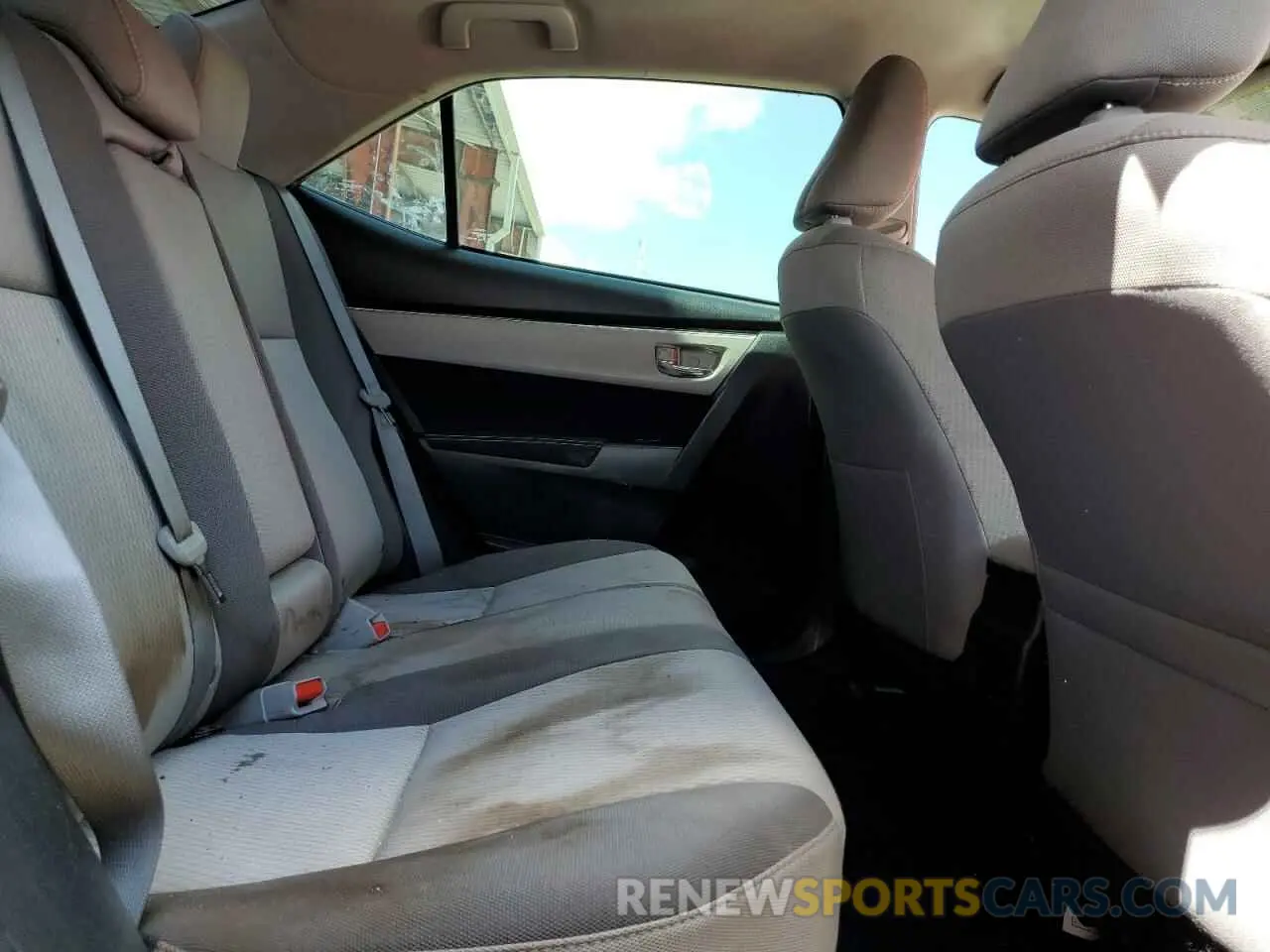 6 fotografías del automóvil dañado 5YFBURHE0KP868736 TOYOTA COROLLA 2019