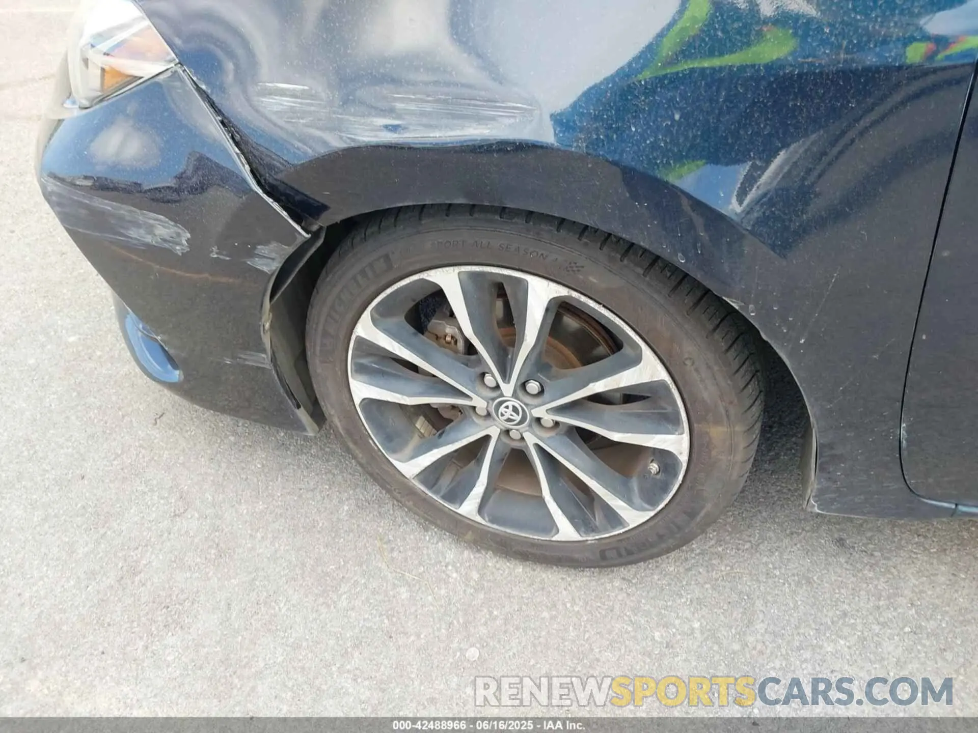 18 fotografías del automóvil dañado 5YFBURHE0KP869532 TOYOTA COROLLA 2019