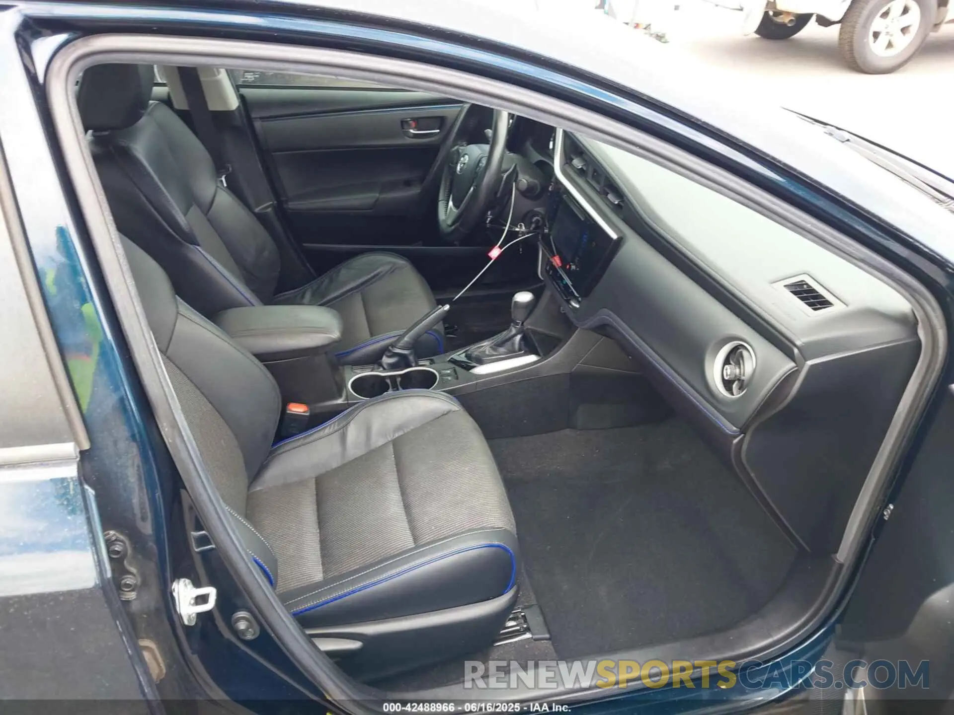 5 fotografías del automóvil dañado 5YFBURHE0KP869532 TOYOTA COROLLA 2019